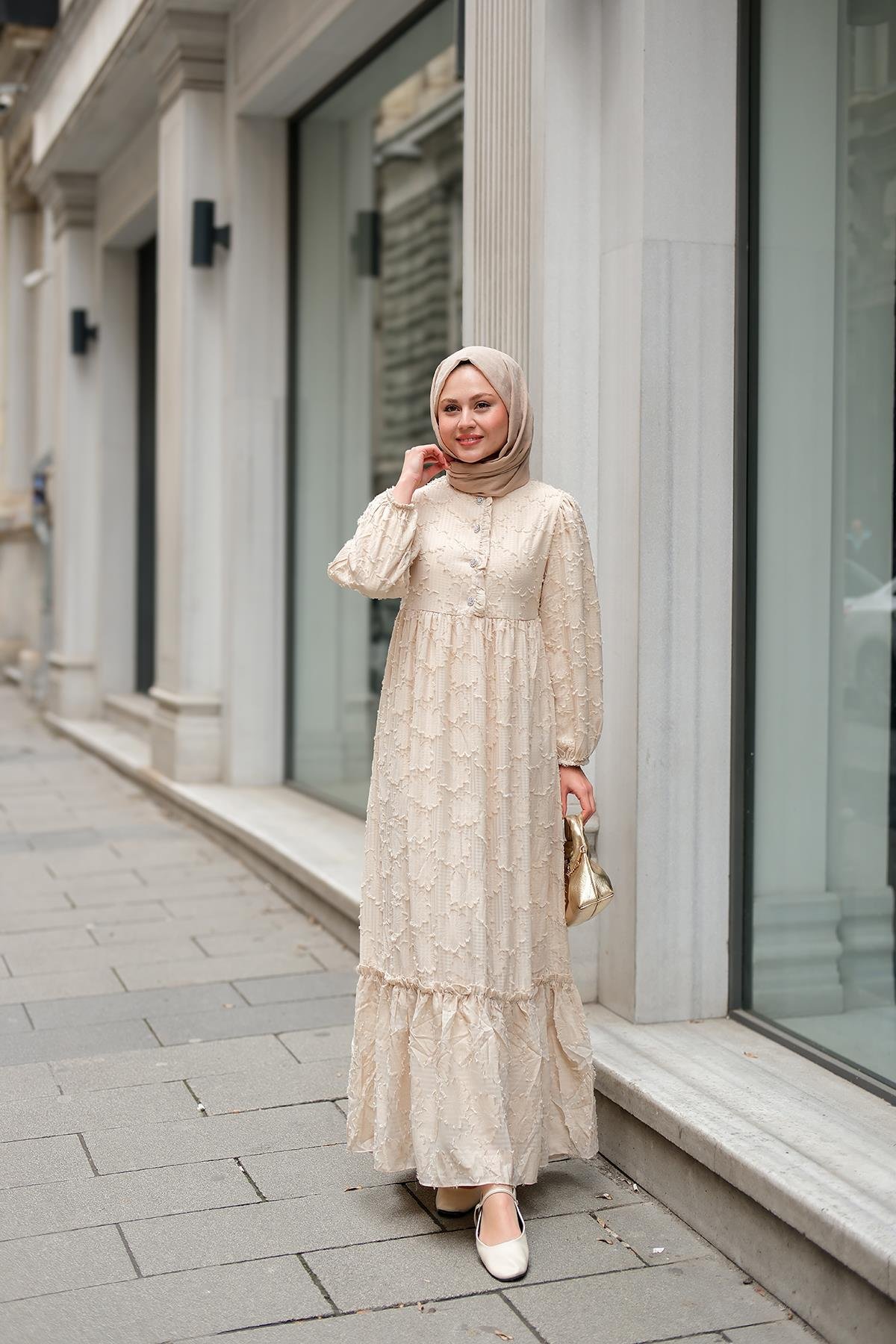 Düğme Detay Bisiklet Yaka Elbise Krem