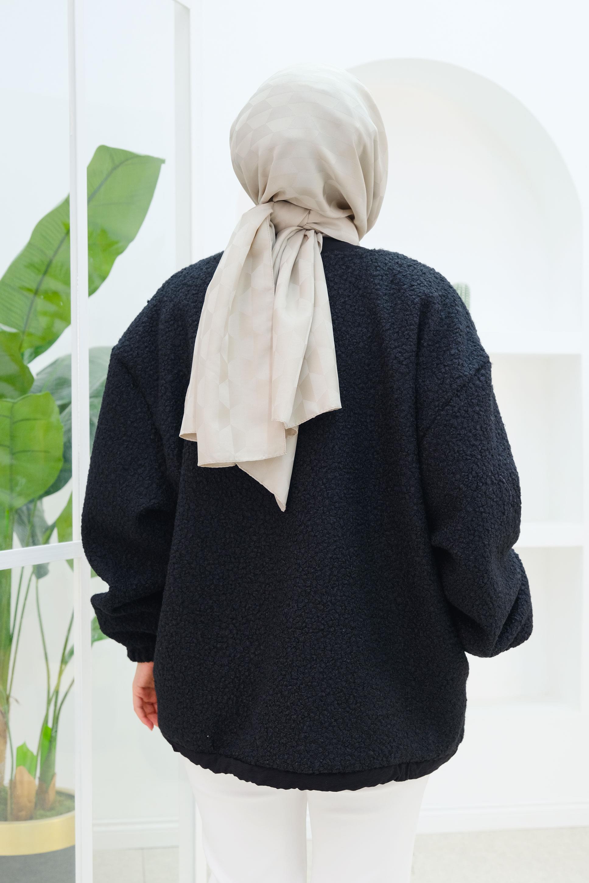 Düğme Detay Buklet Hırka Siyah