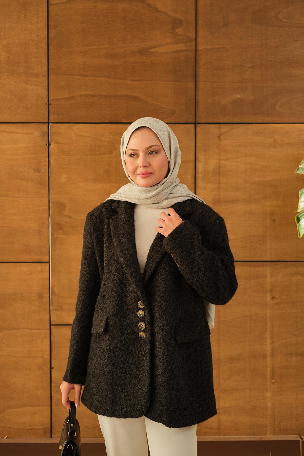 Düğme Detay Kırçıllı Ceket Siyah