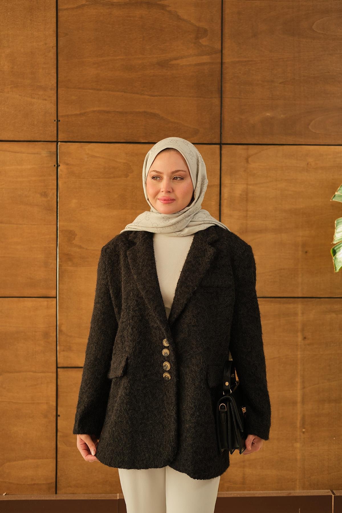 Düğme Detay Kırçıllı Ceket Siyah