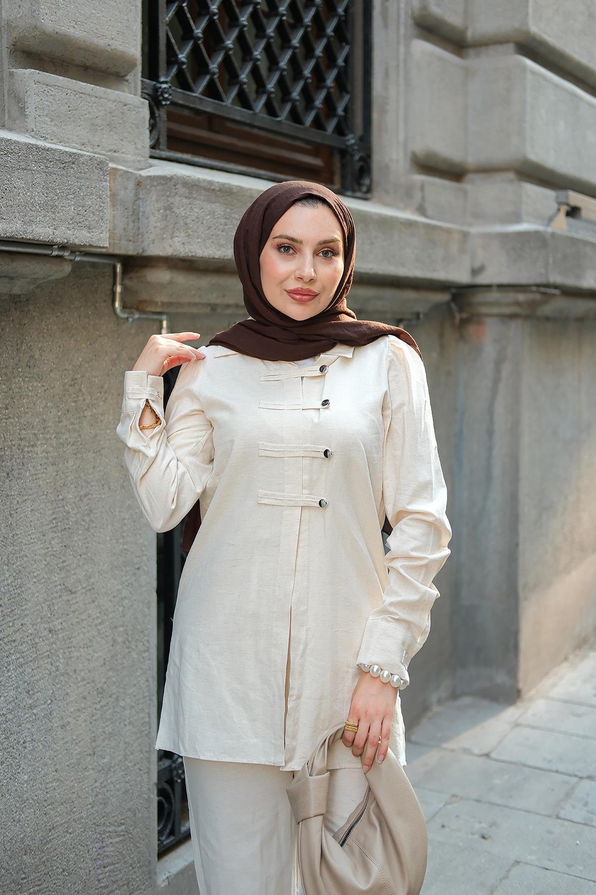 Düğme Detay Takım Taş