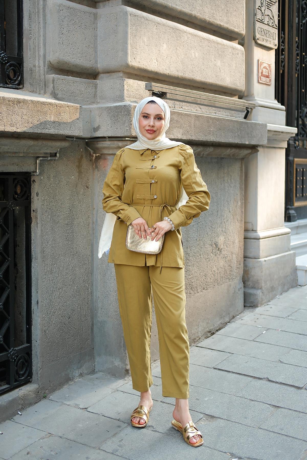 Düğme Detay Takım Yağ Yeşil