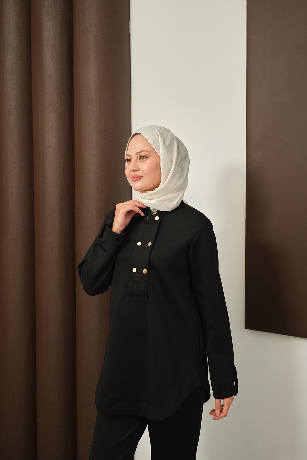 Düğme Detaylı Oval Kesim İkili Takım Siyah