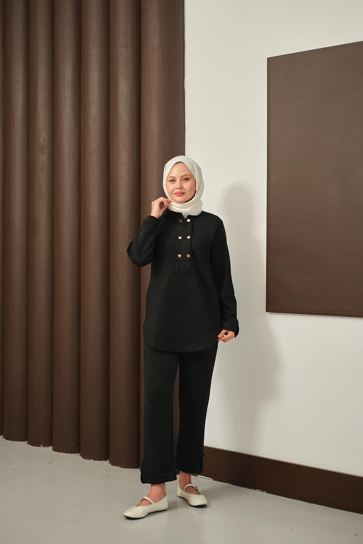 Düğme Detaylı Oval Kesim İkili Takım Siyah