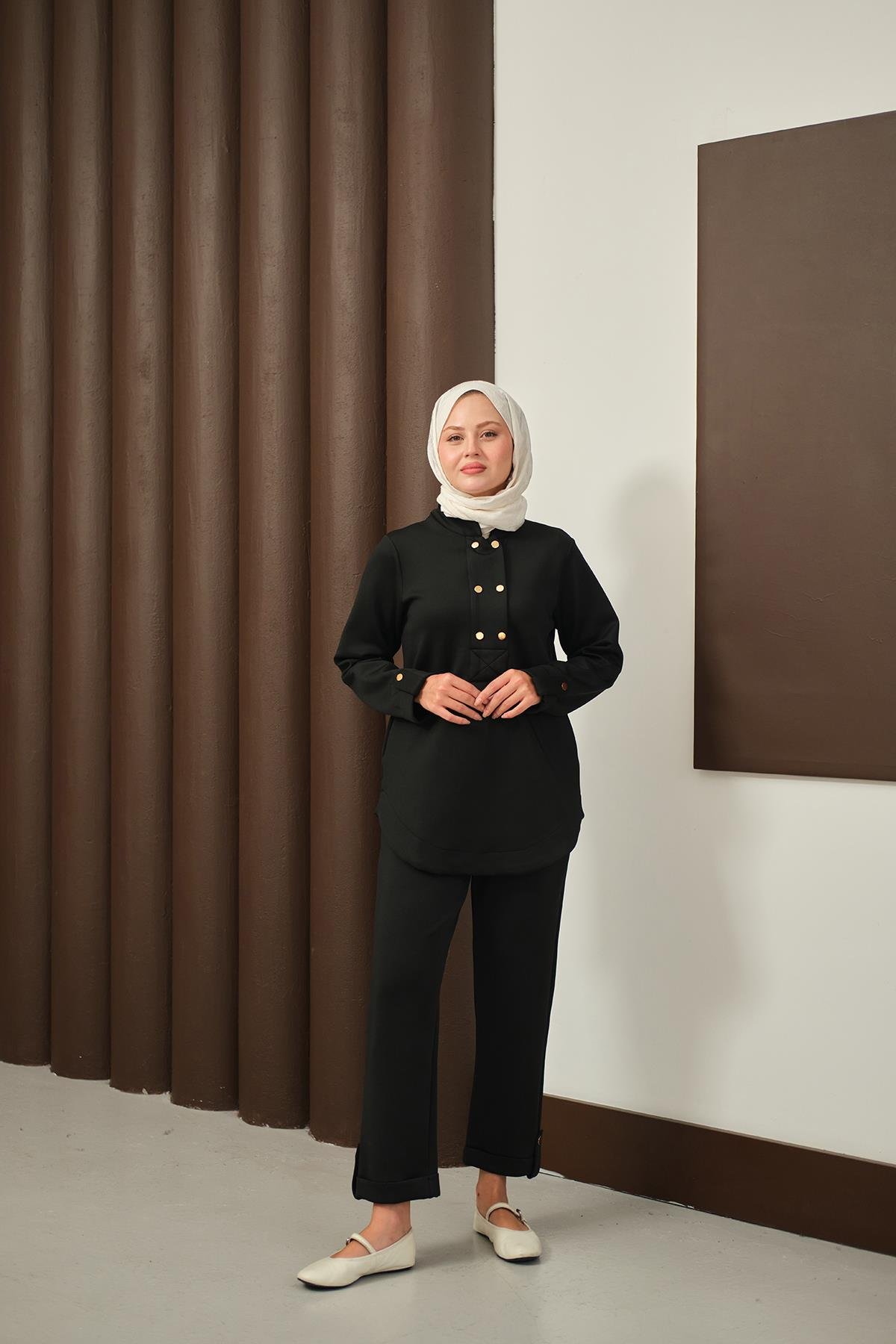 Düğme Detaylı Oval Kesim İkili Takım Siyah