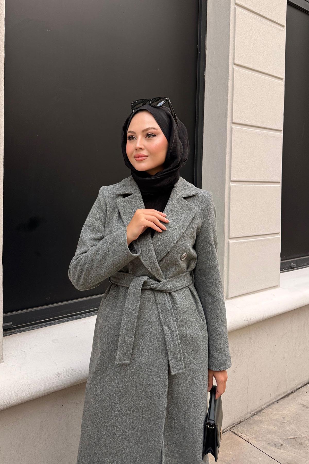 Düğme Ve Bel Bağlamalı Ara Boy Kaşe Kaban Füme