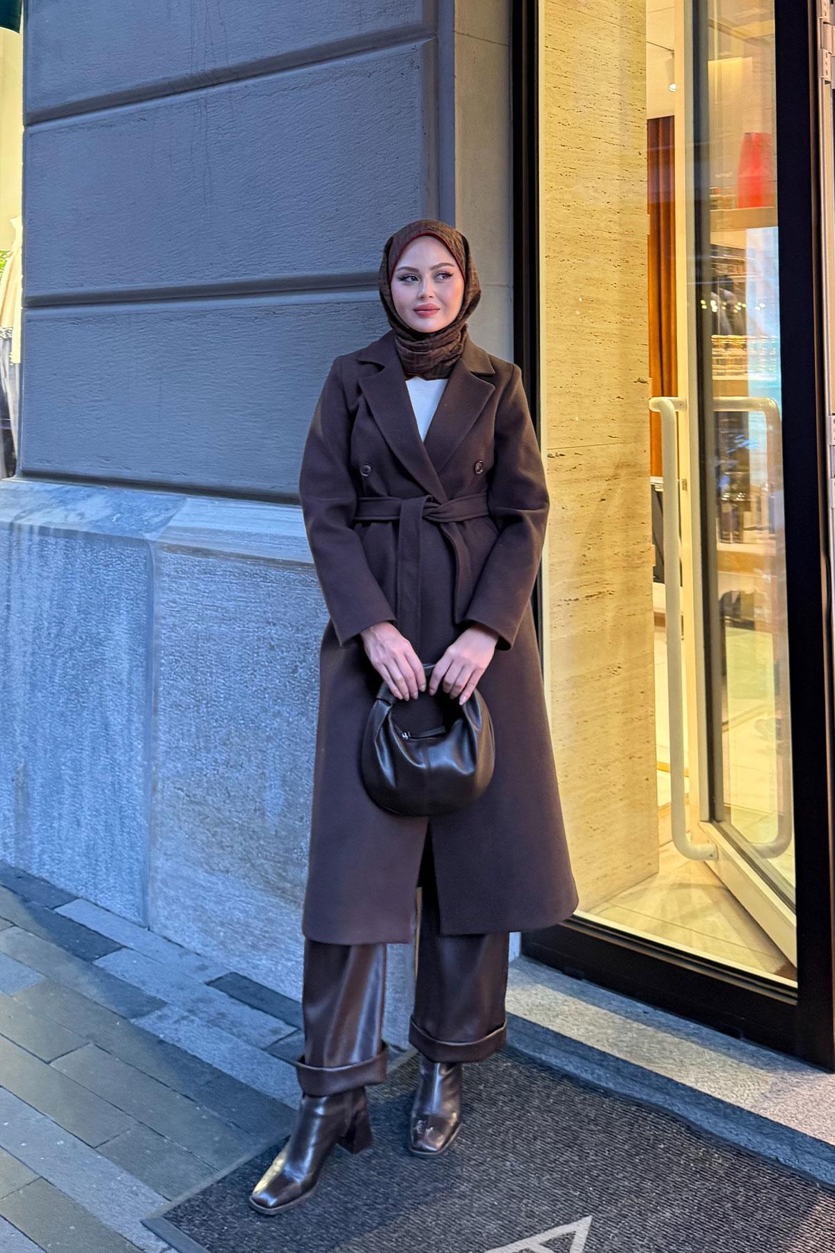 Düğme Ve Bel Bağlamalı Ara Boy Kaşe Kaban Kahverengi