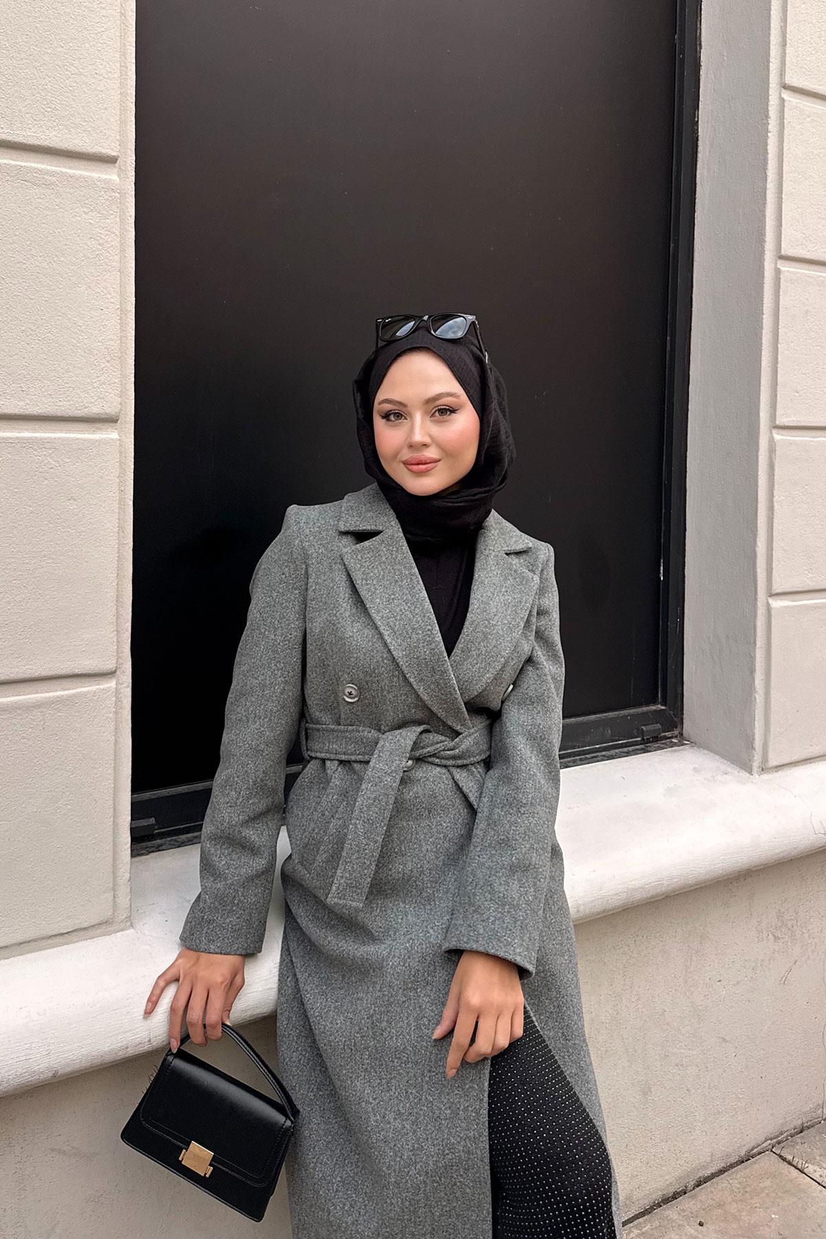 Düğme Ve Bel Bağlamalı Ara Boy Kaşe Kaban Füme