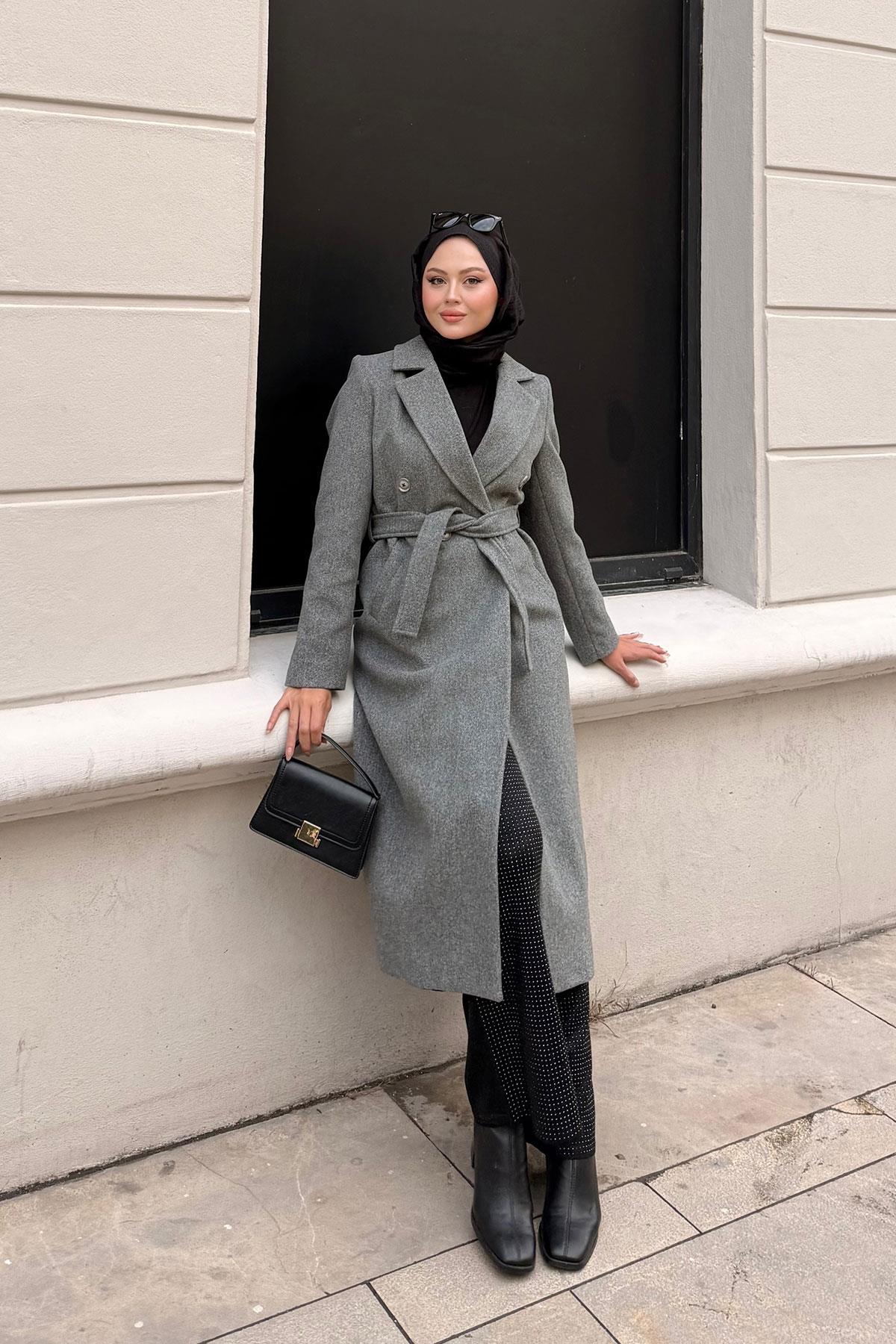 Düğme Ve Bel Bağlamalı Ara Boy Kaşe Kaban Füme