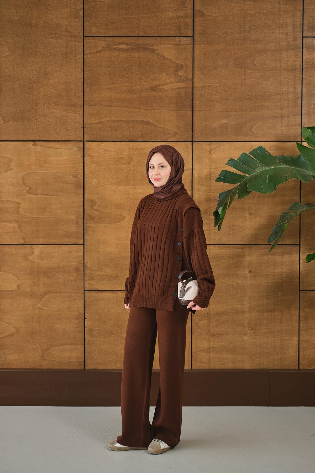 Düğmeli Triko Takım Kahverengi