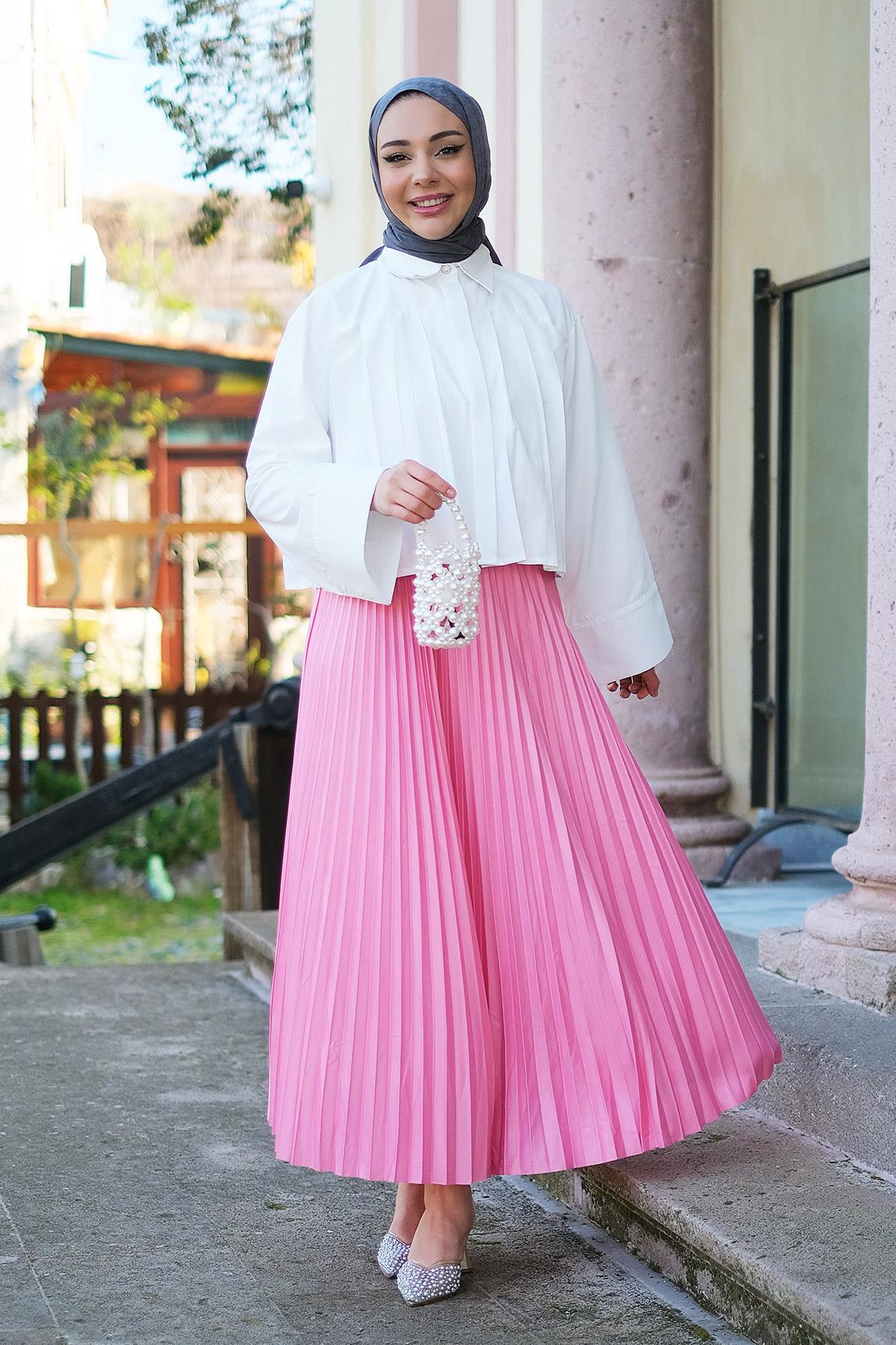 ELISA PILISELI ETEK PUDRA