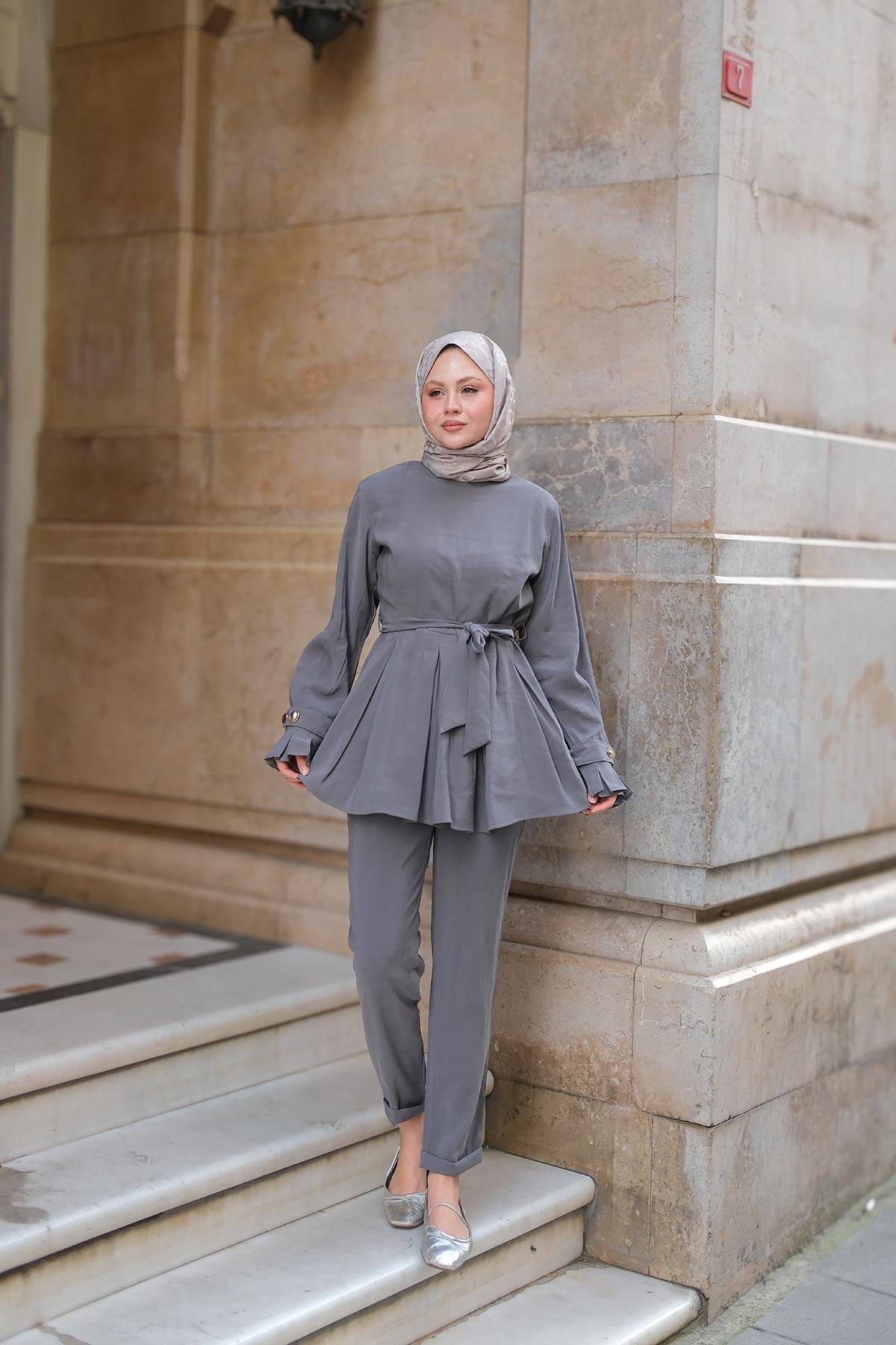 Eteği Pileli Armani Modal Takım Gri