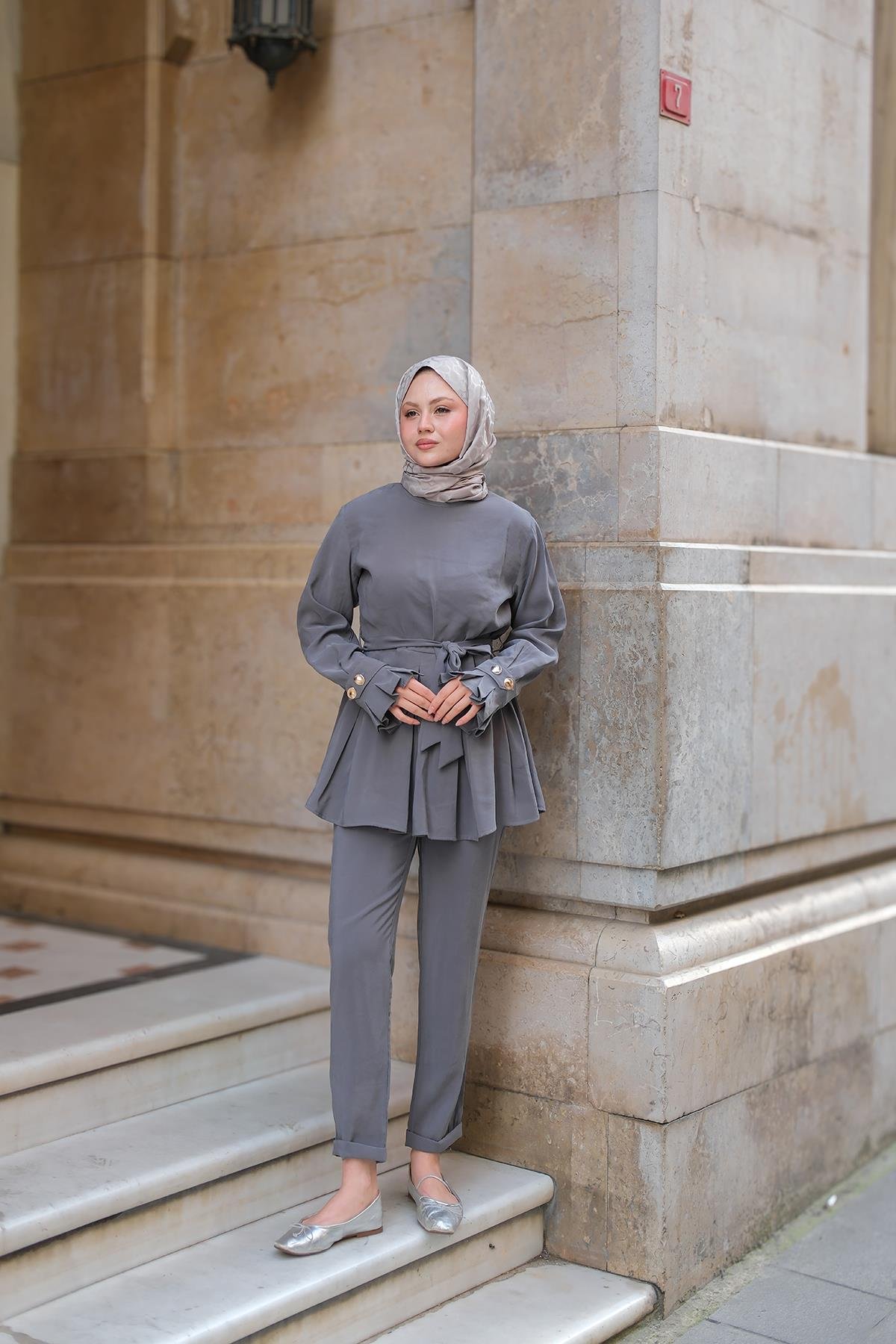 Eteği Pileli Armani Modal Takım Gri