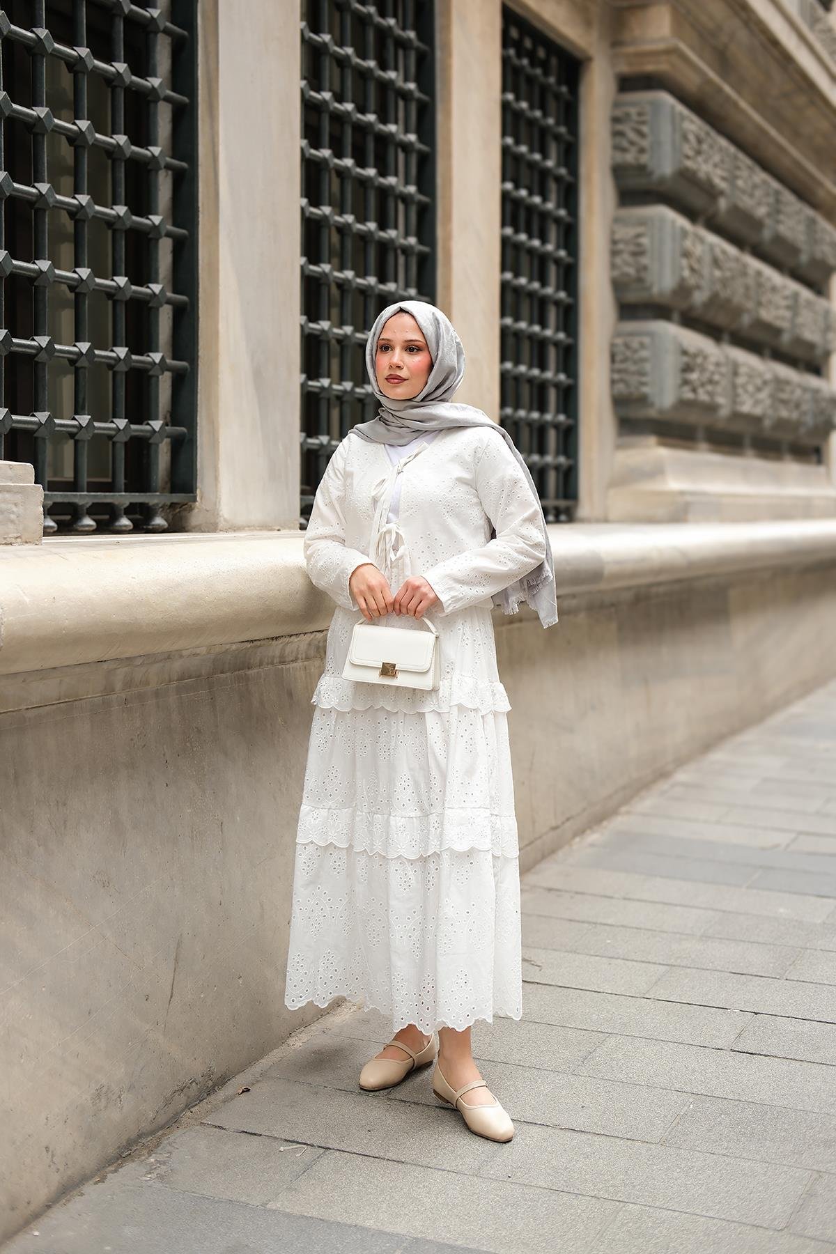 Eteği Volanlı Takım Beyaz