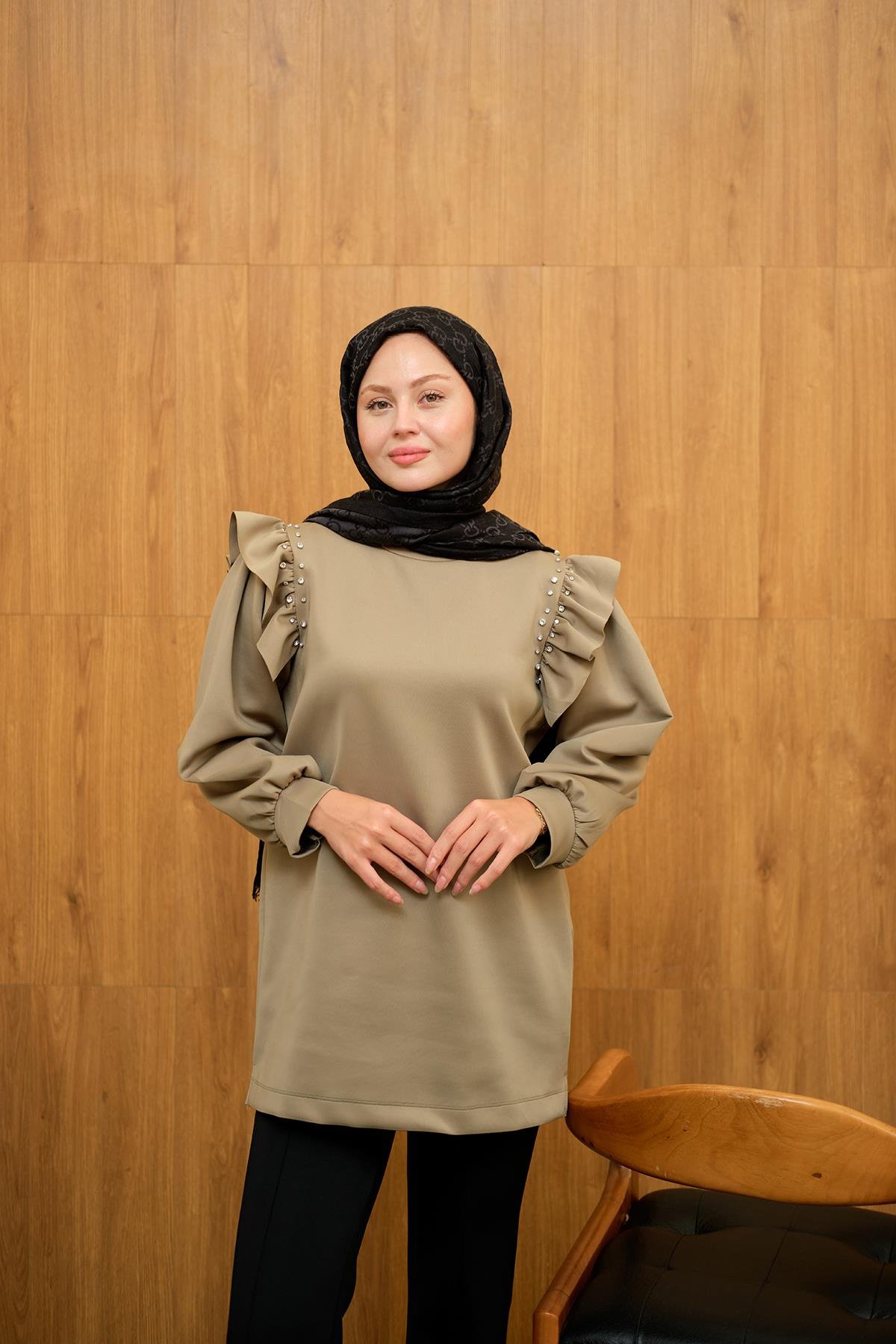 Fırfır Detay Taşlı Tunik Fıstık Yeşil