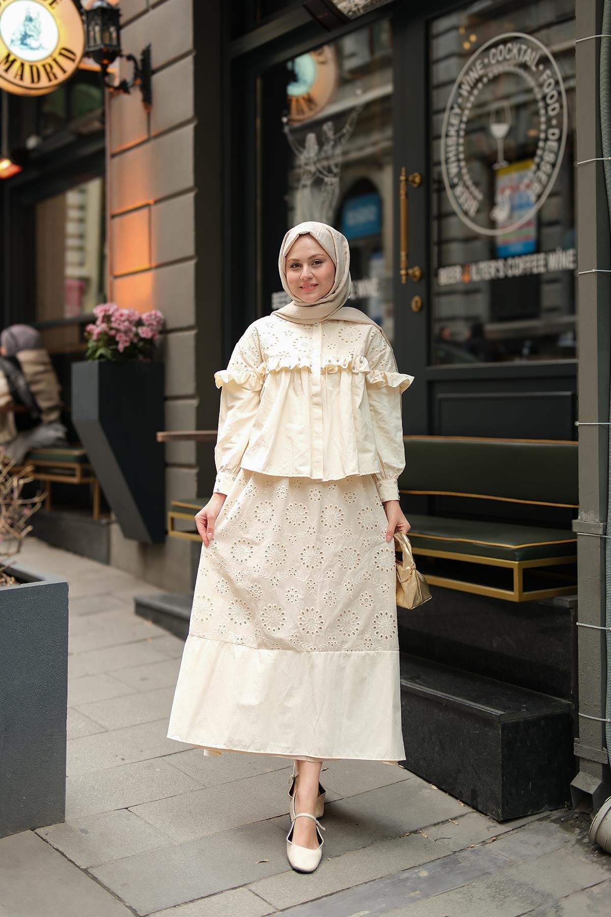 Fırfırı Taş İşlemeli Takım Krem