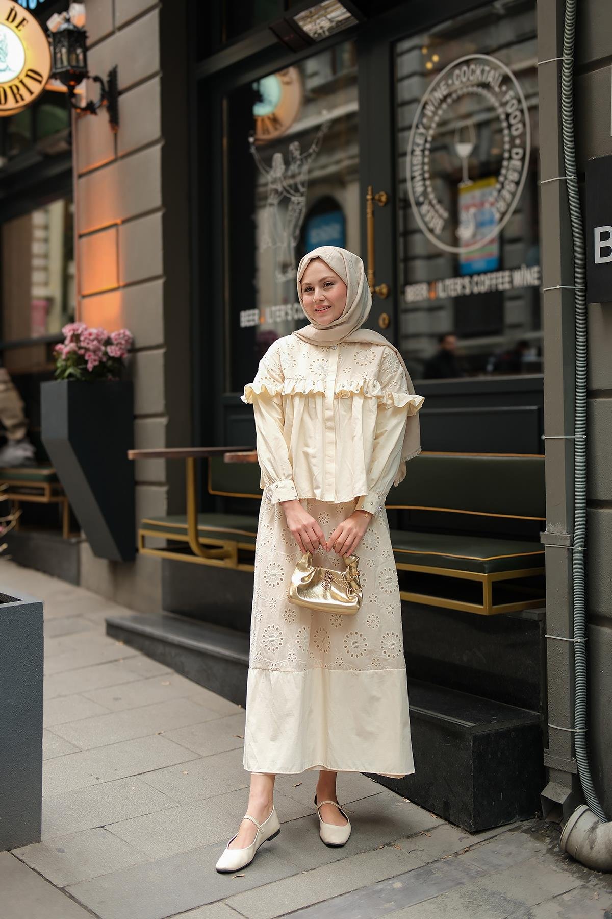 Fırfırı Taş İşlemeli Takım Krem