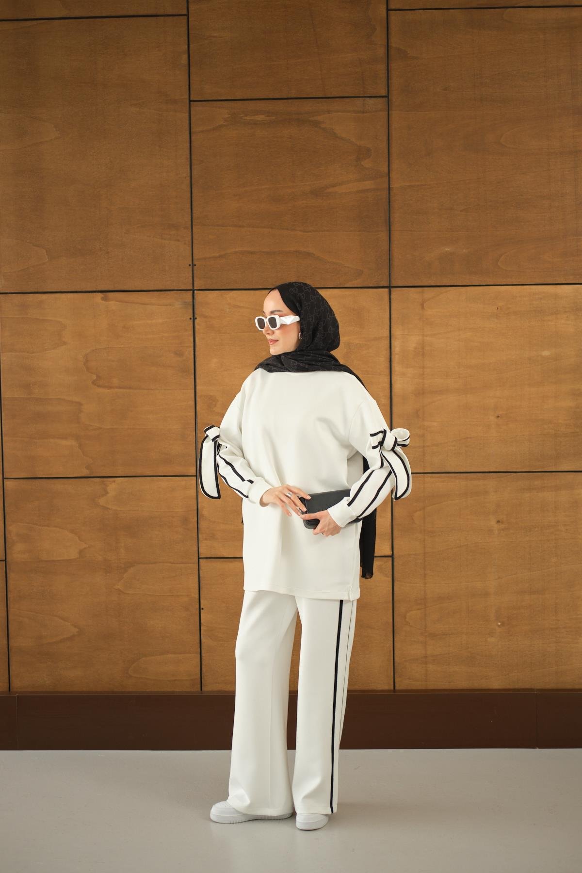 Fiyonk Detaylı İkili Takım Beyaz