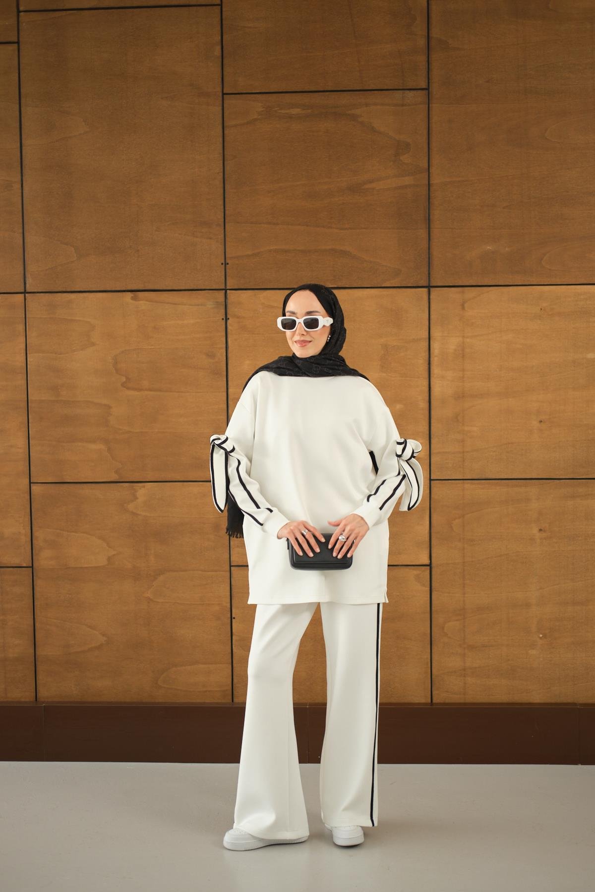 Fiyonk Detaylı İkili Takım Beyaz