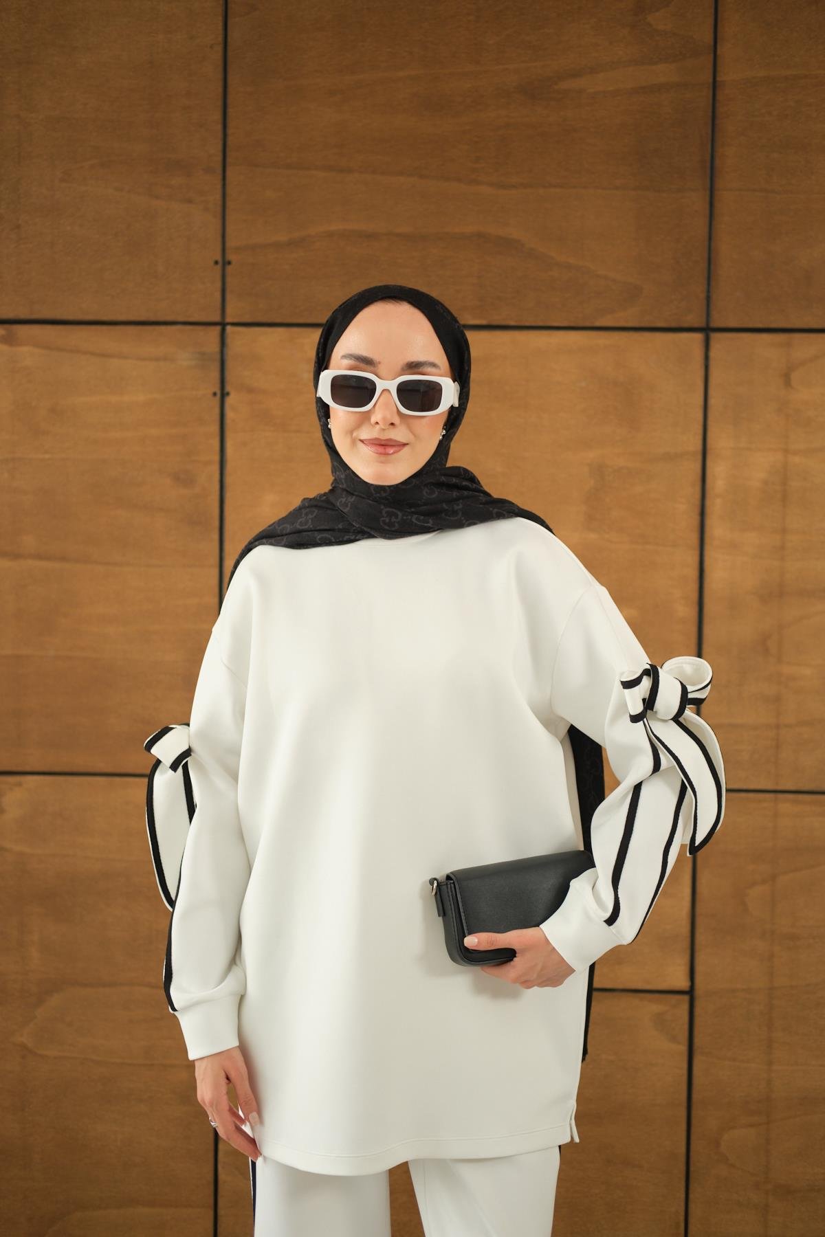 Fiyonk Detaylı İkili Takım Beyaz