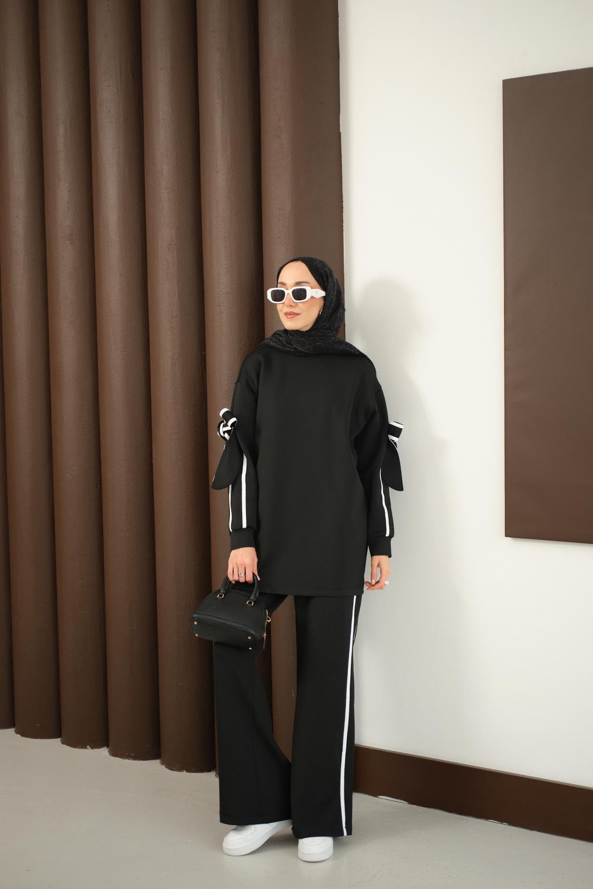 Fiyonk Detaylı İkili Takım Siyah