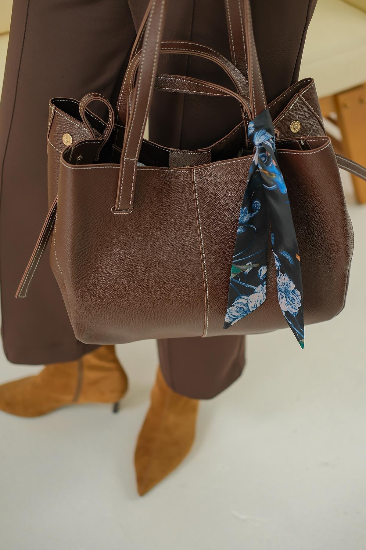 Fular Detay Çanta Kahverengi