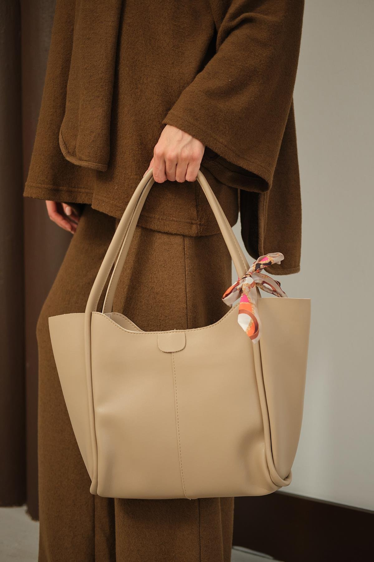 Fularlı Çanta Vizon