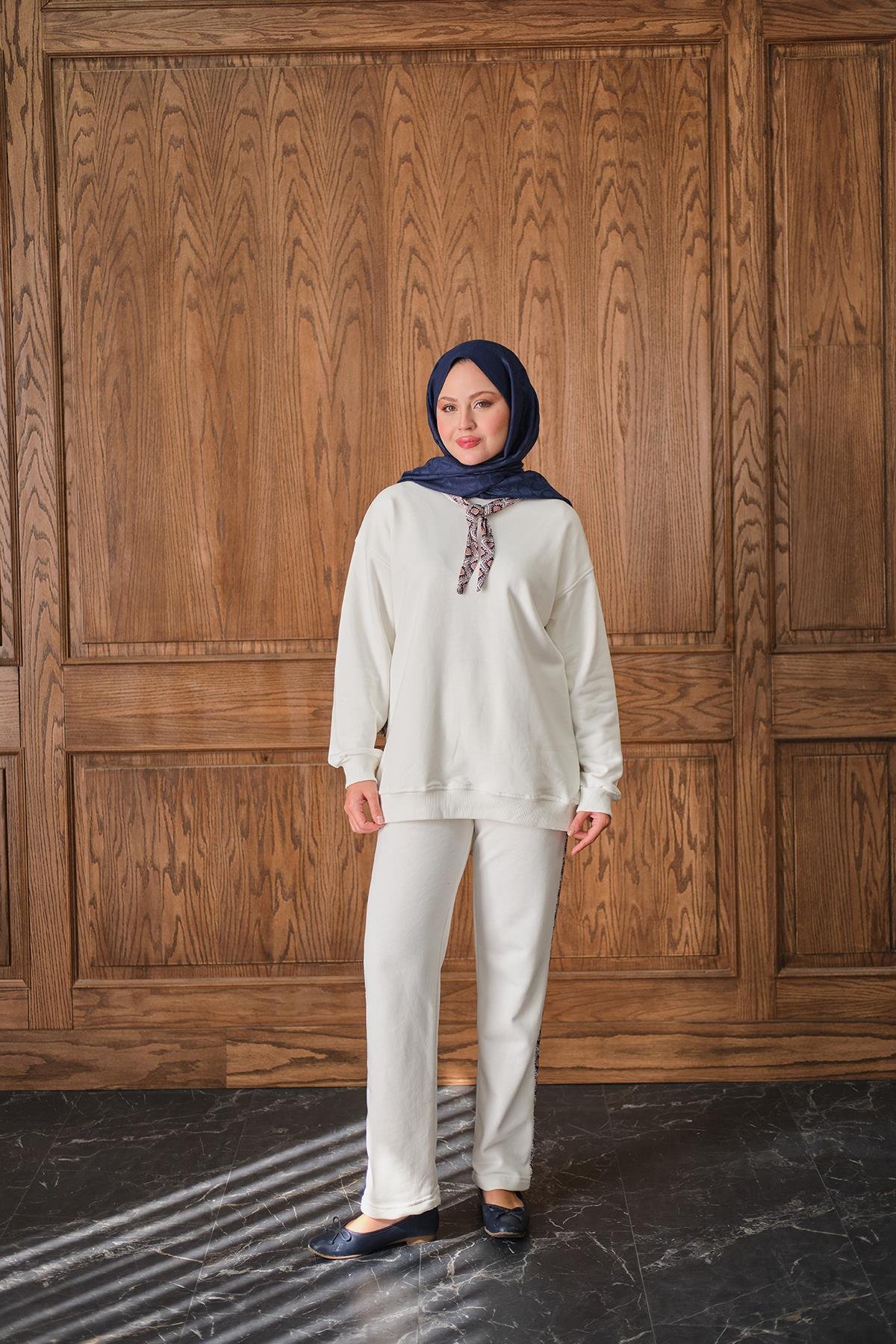 Fularlı İkili Takım Beyaz