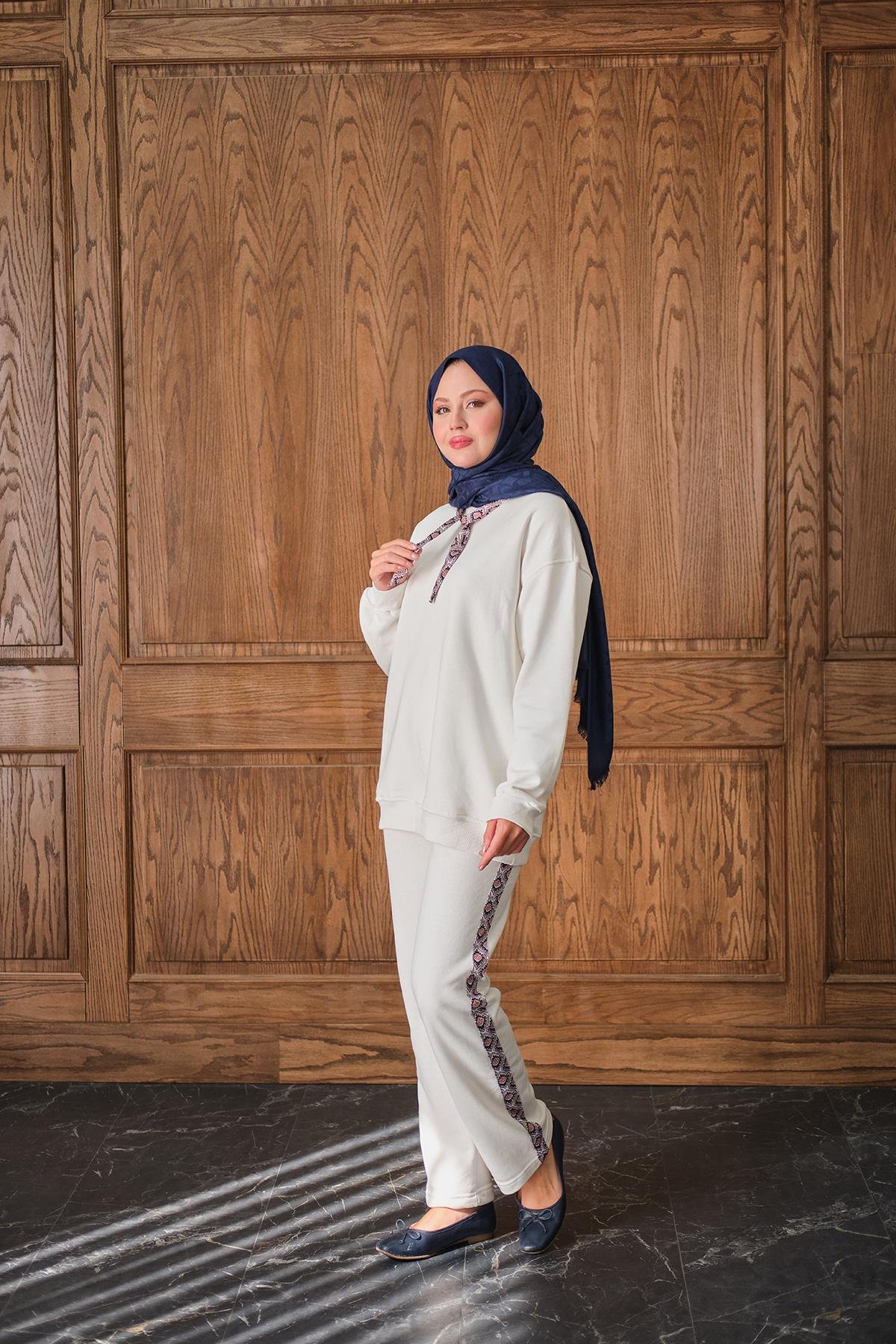 Fularlı İkili Takım Beyaz