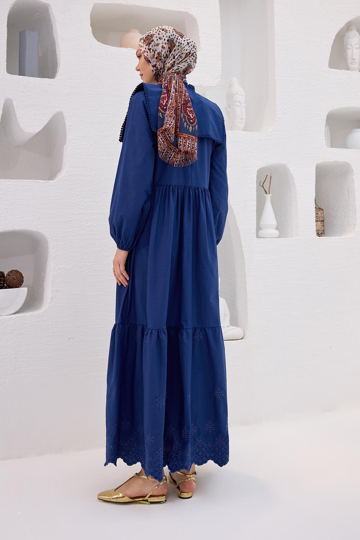 Gemici Yaka Brode Detaylı Elbise Lacivert