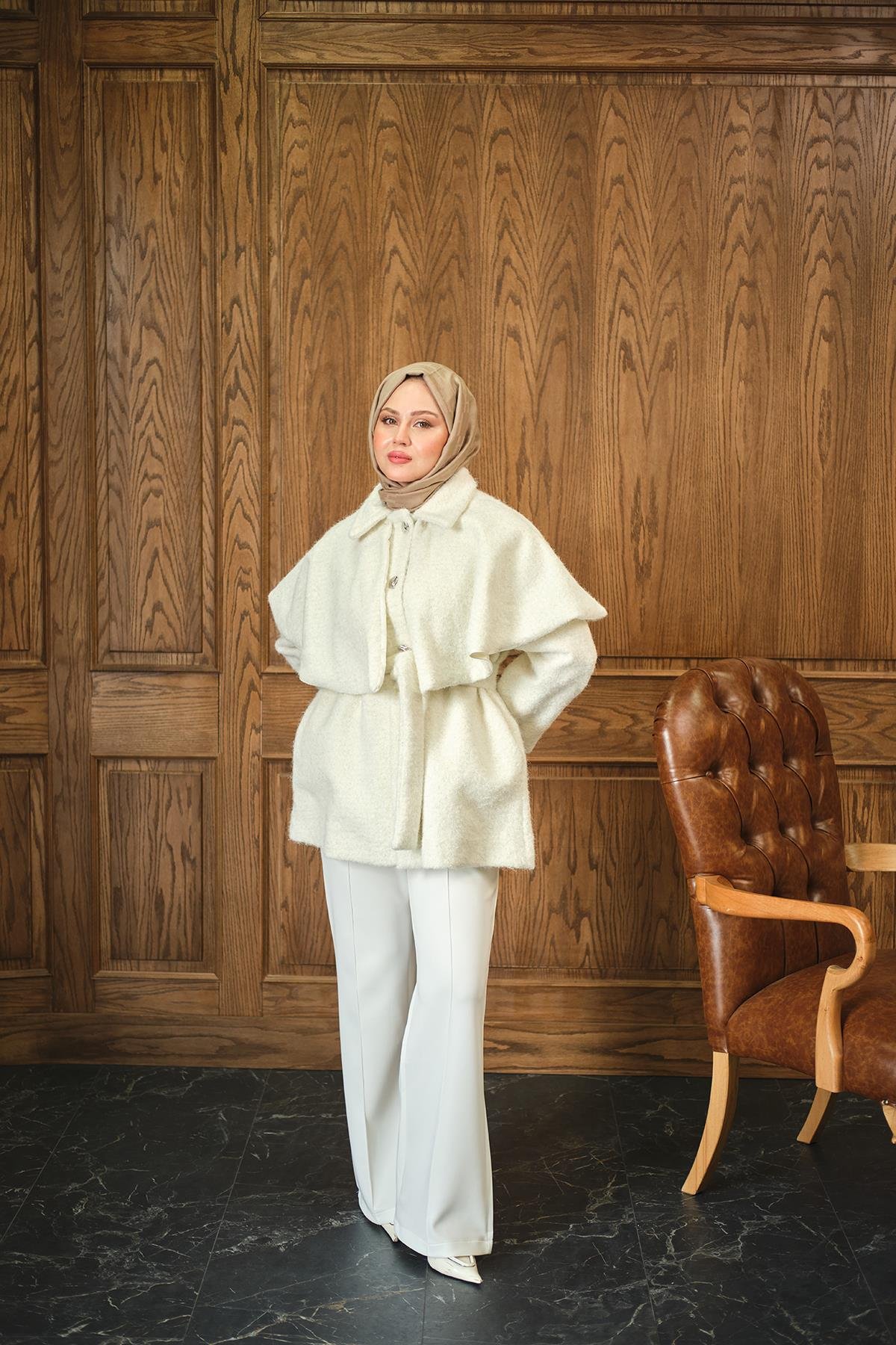 Geniş Yaka Simli Kaşe Ceket Beyaz