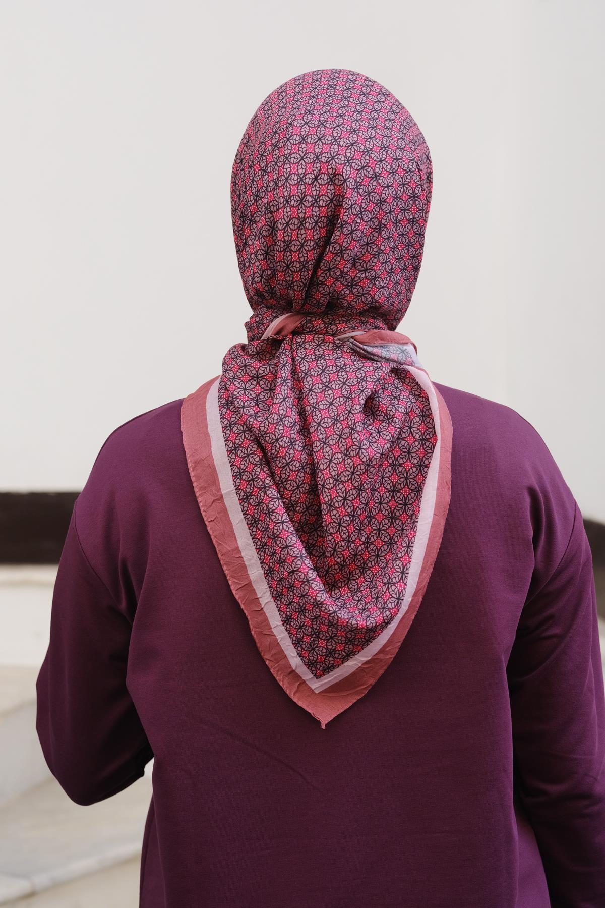 Geometrik Desen Eşarp  Vişne Çürüğü