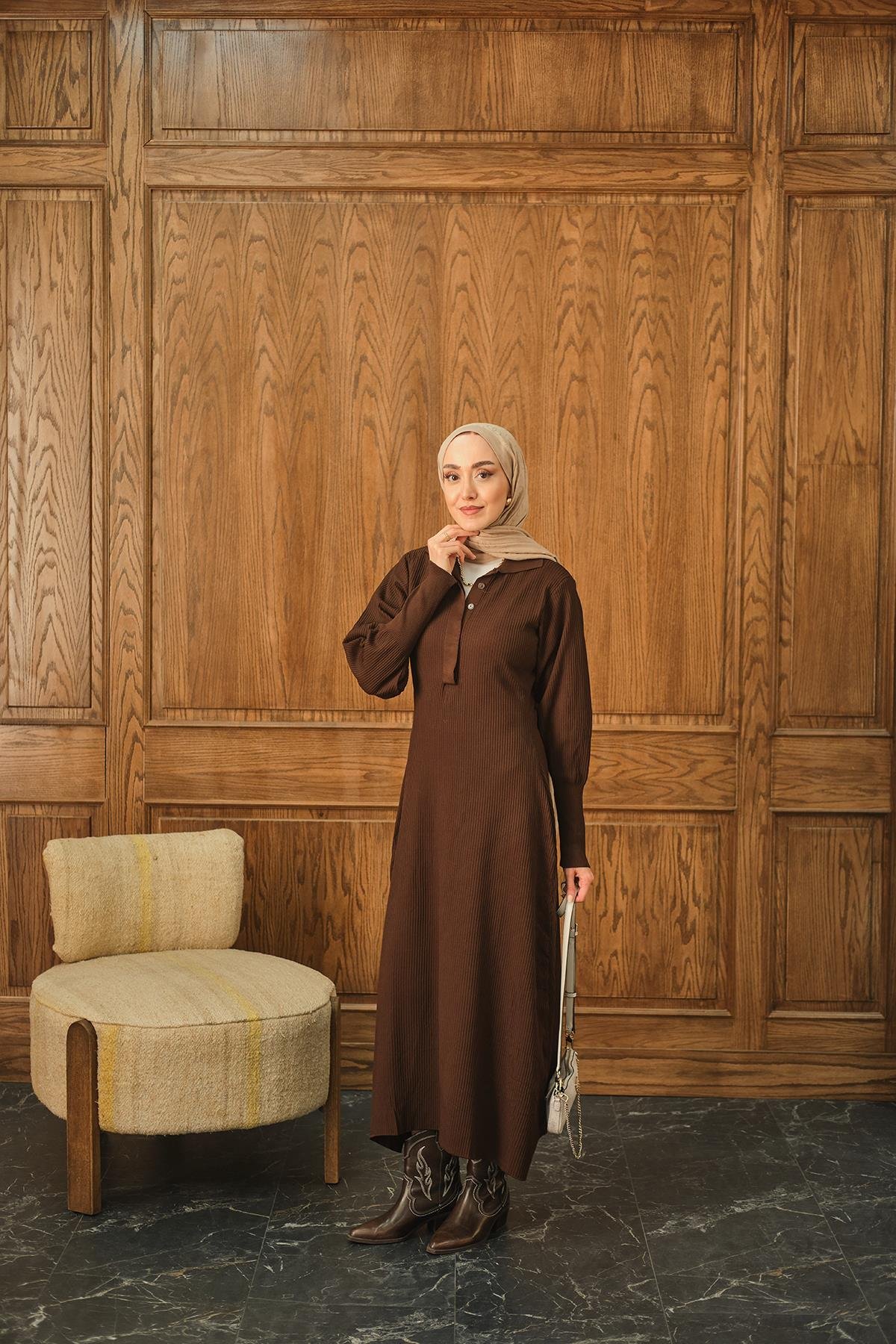 Gizli Düğme Detaylı Elbise Kahverengi