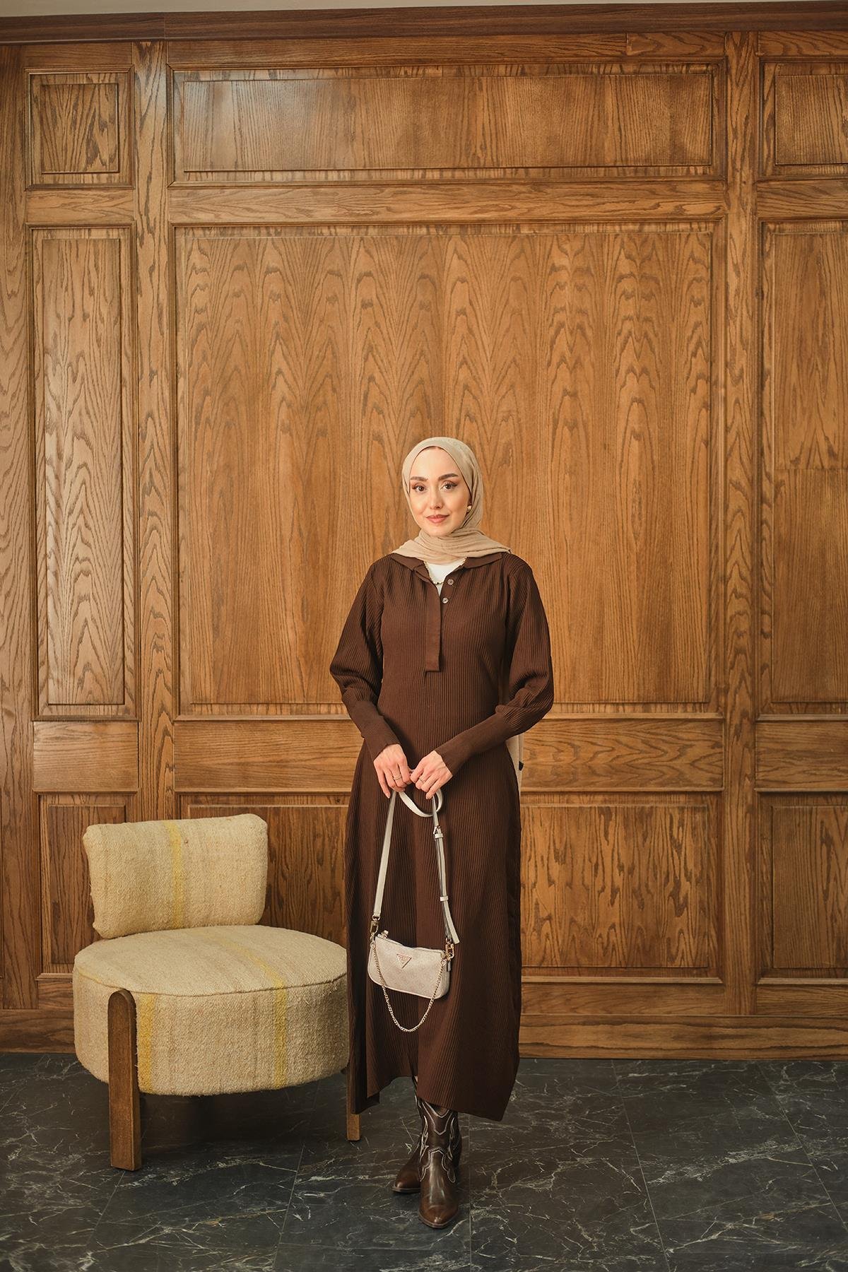 Gizli Düğme Detaylı Elbise Kahverengi