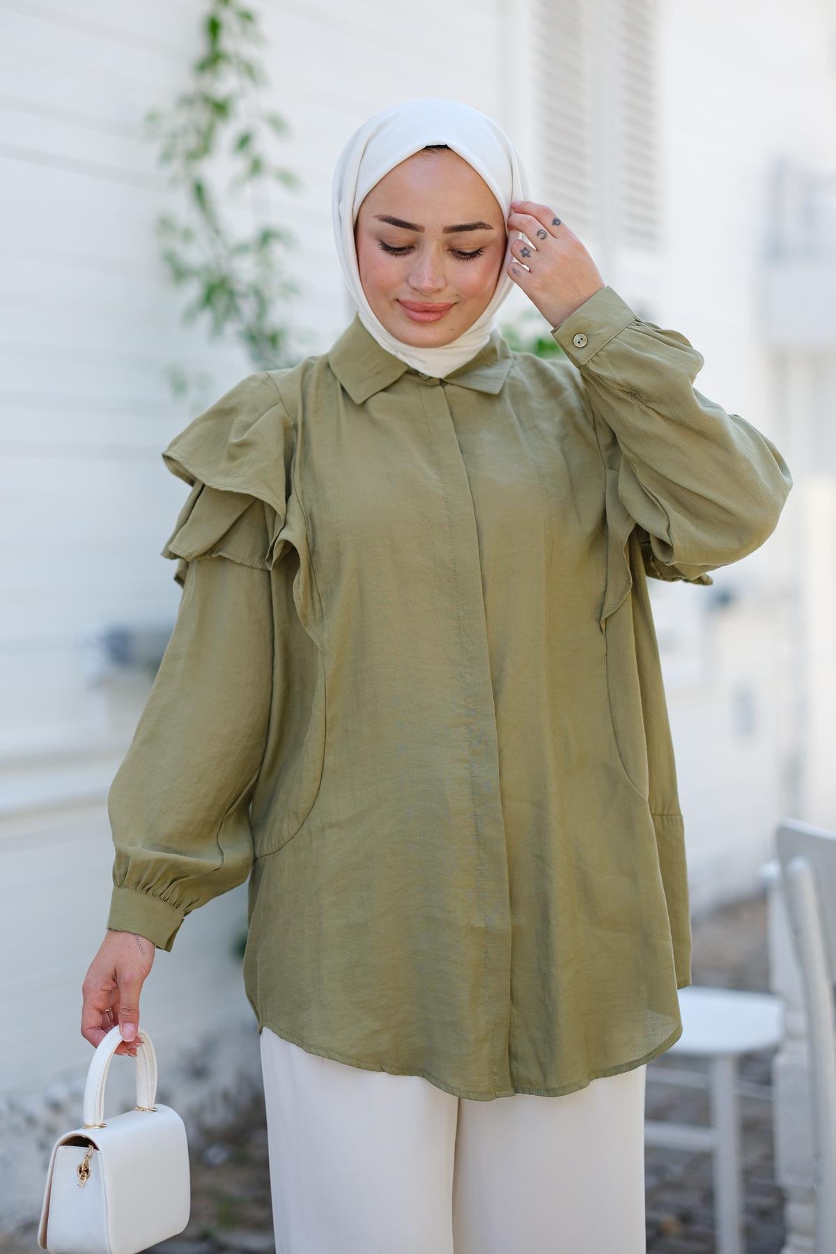 Gizli Düğmeli Püskül Detay Gömlek Haki Yeşil