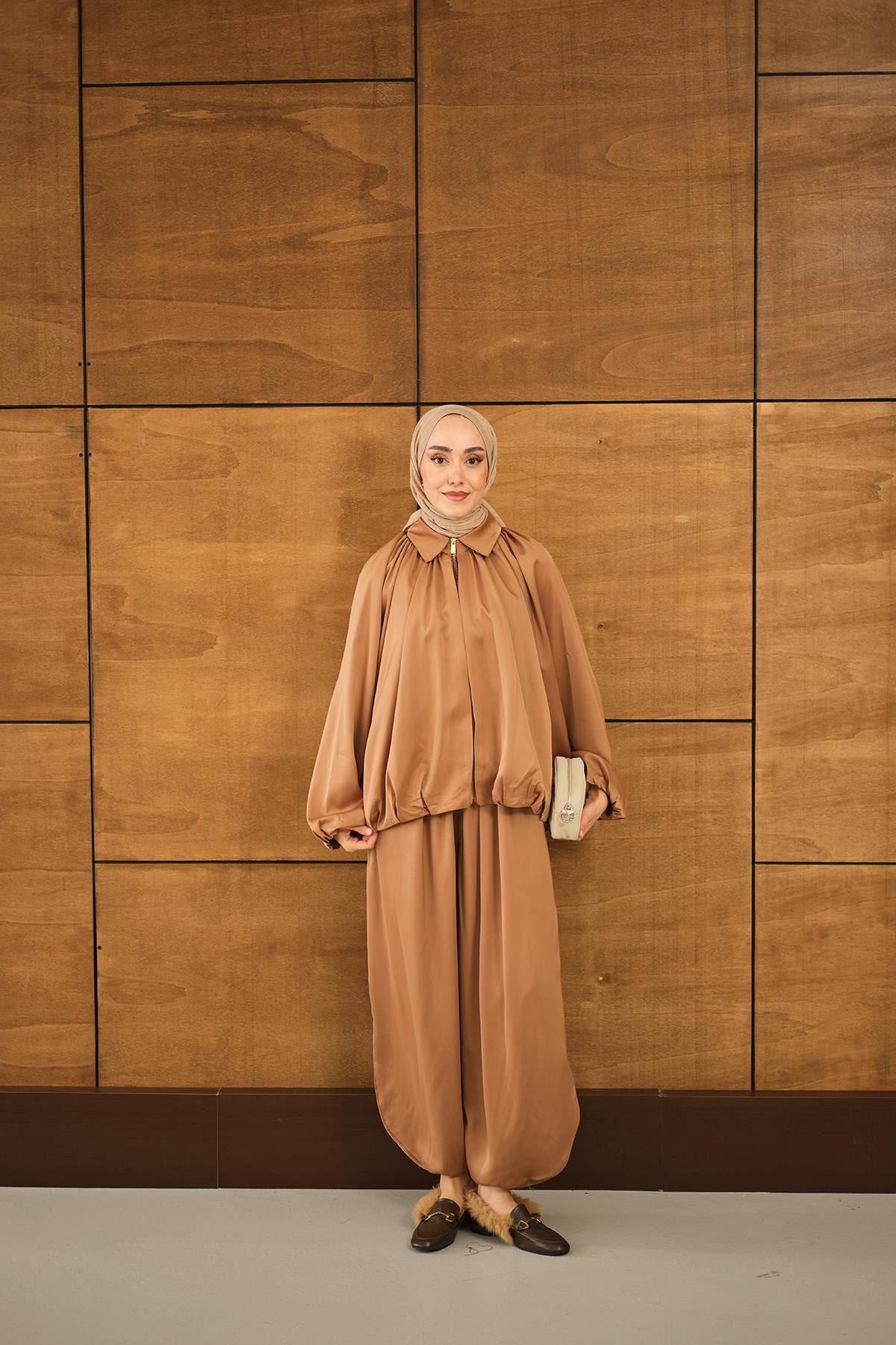 Gizli Fermuar Detay Takım Camel