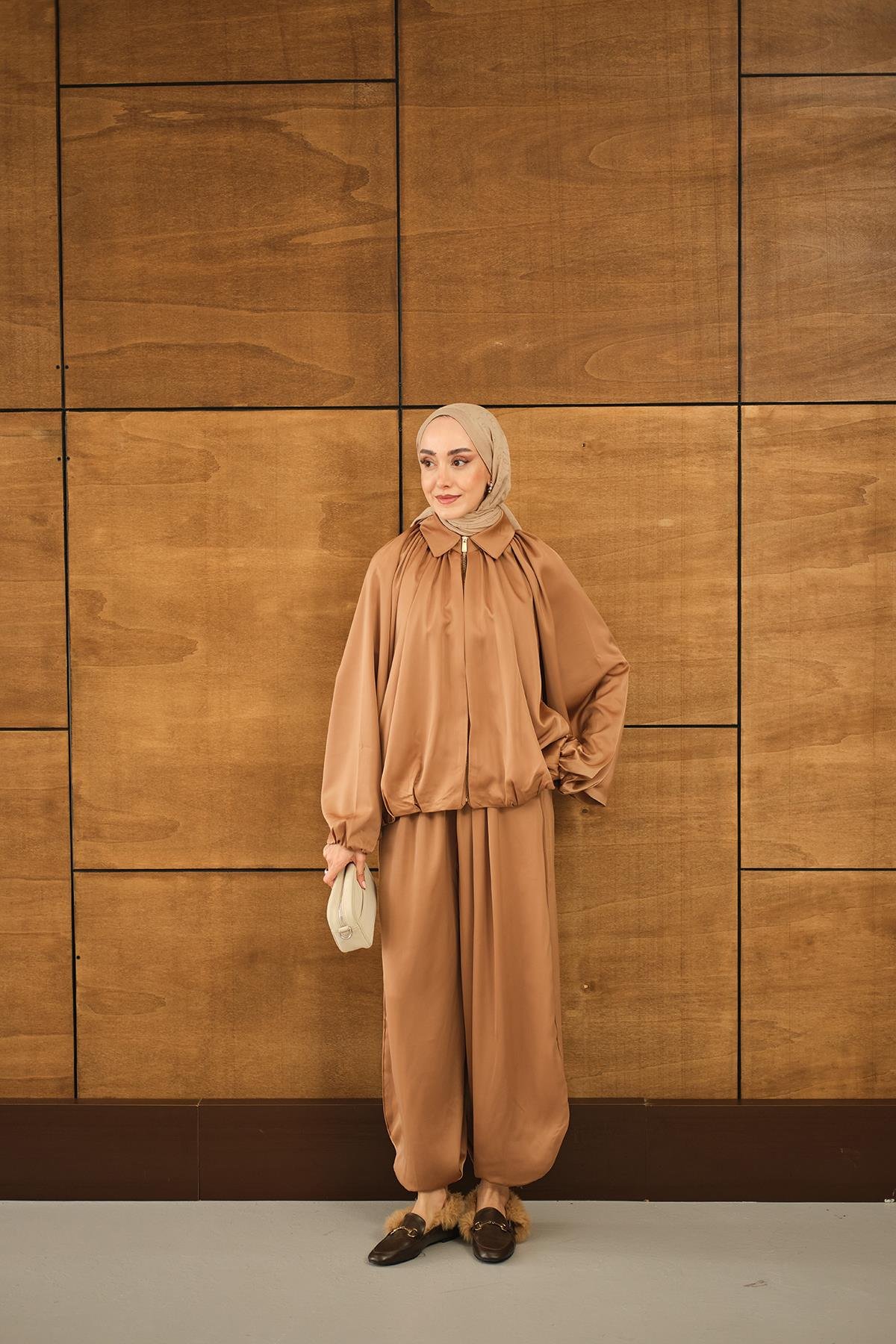 Gizli Fermuar Detay Takım Camel