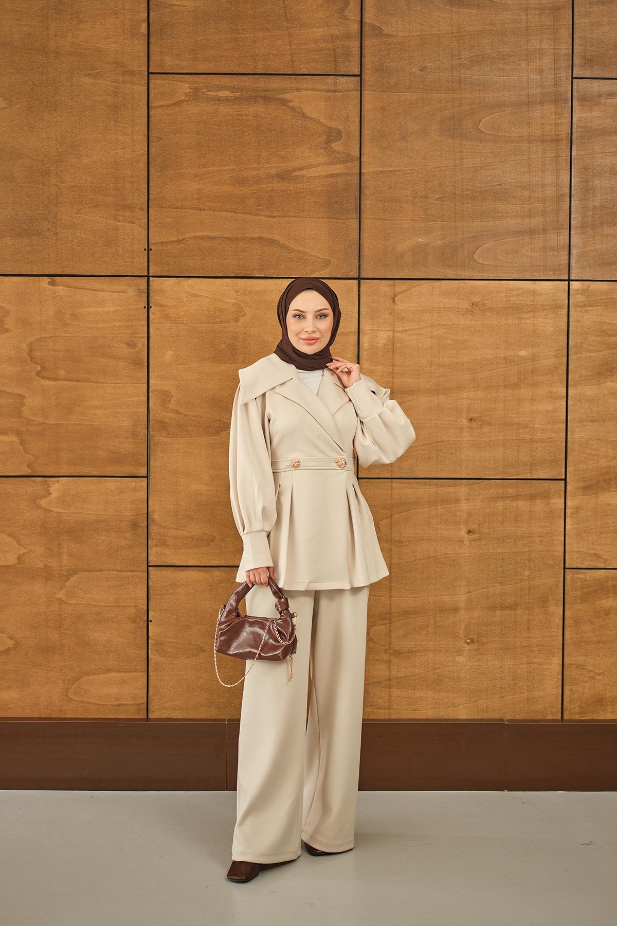 Gold Düğme Detay İkili Takım Krem