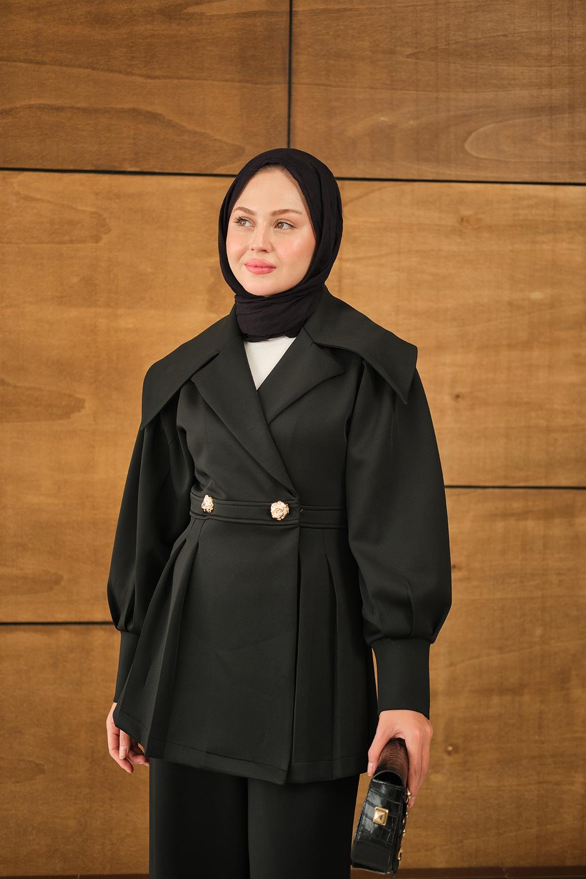 Gold Düğme Detay İkili Takım Siyah