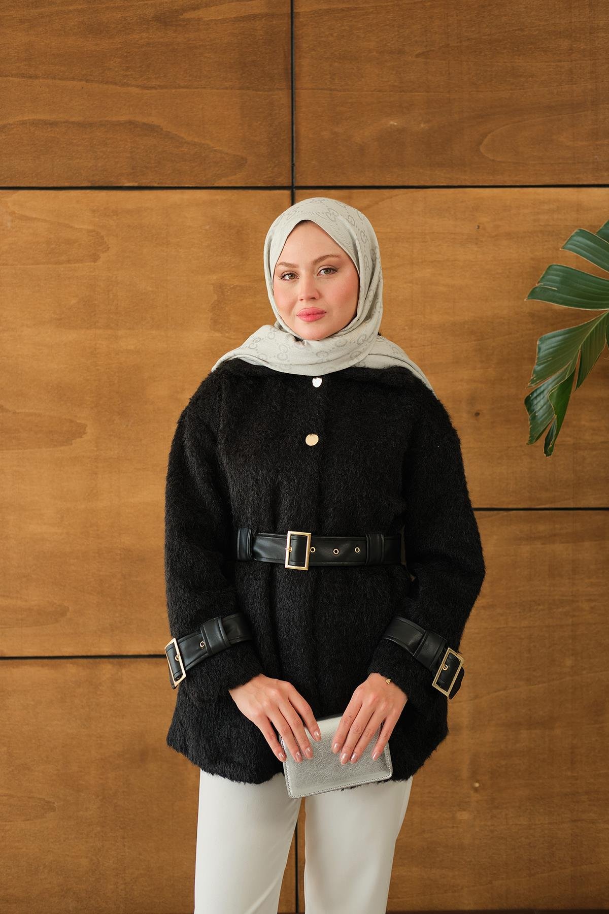 Gold Düğme Detay Kemerli Ceket Siyah