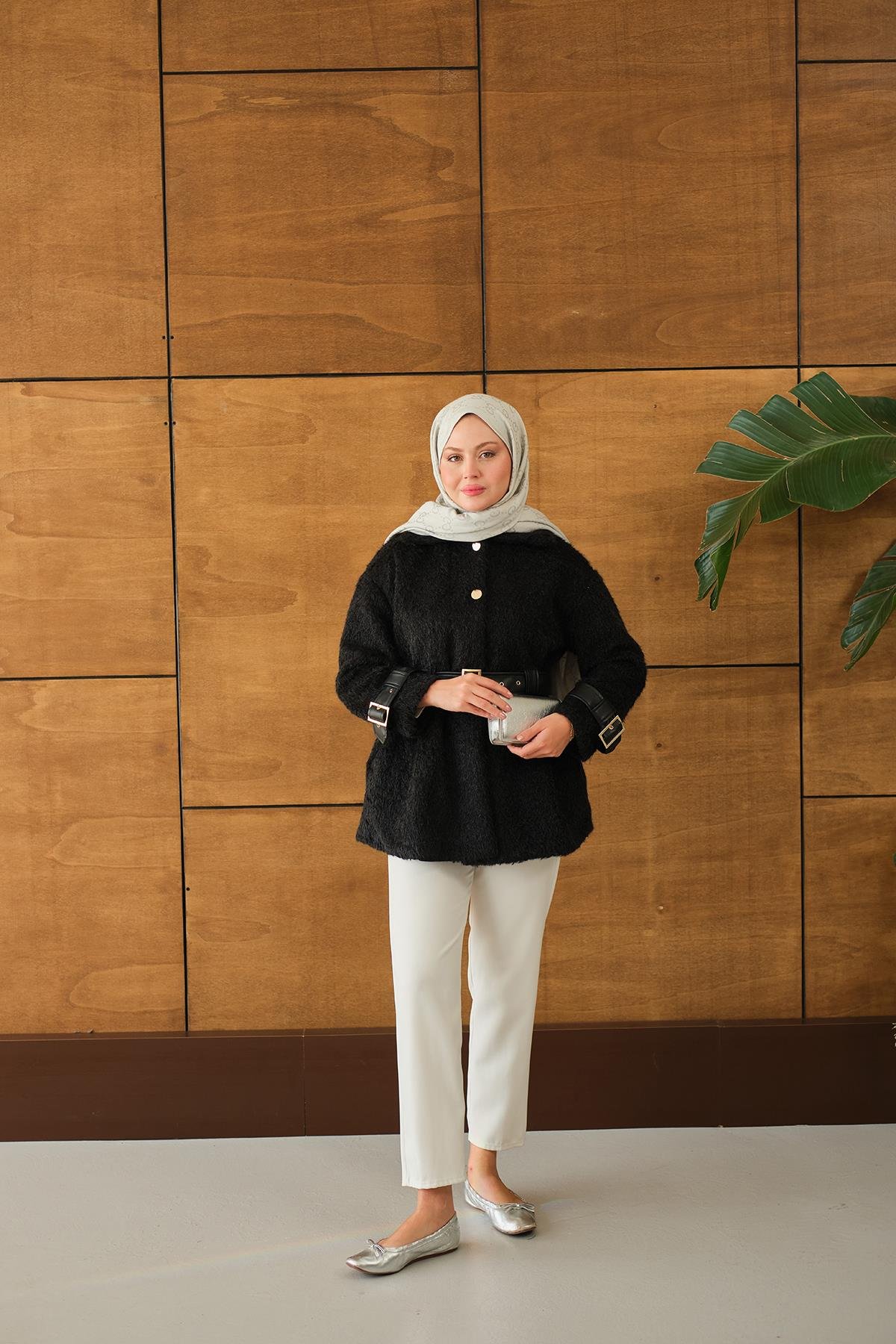 Gold Düğme Detay Kemerli Ceket Siyah