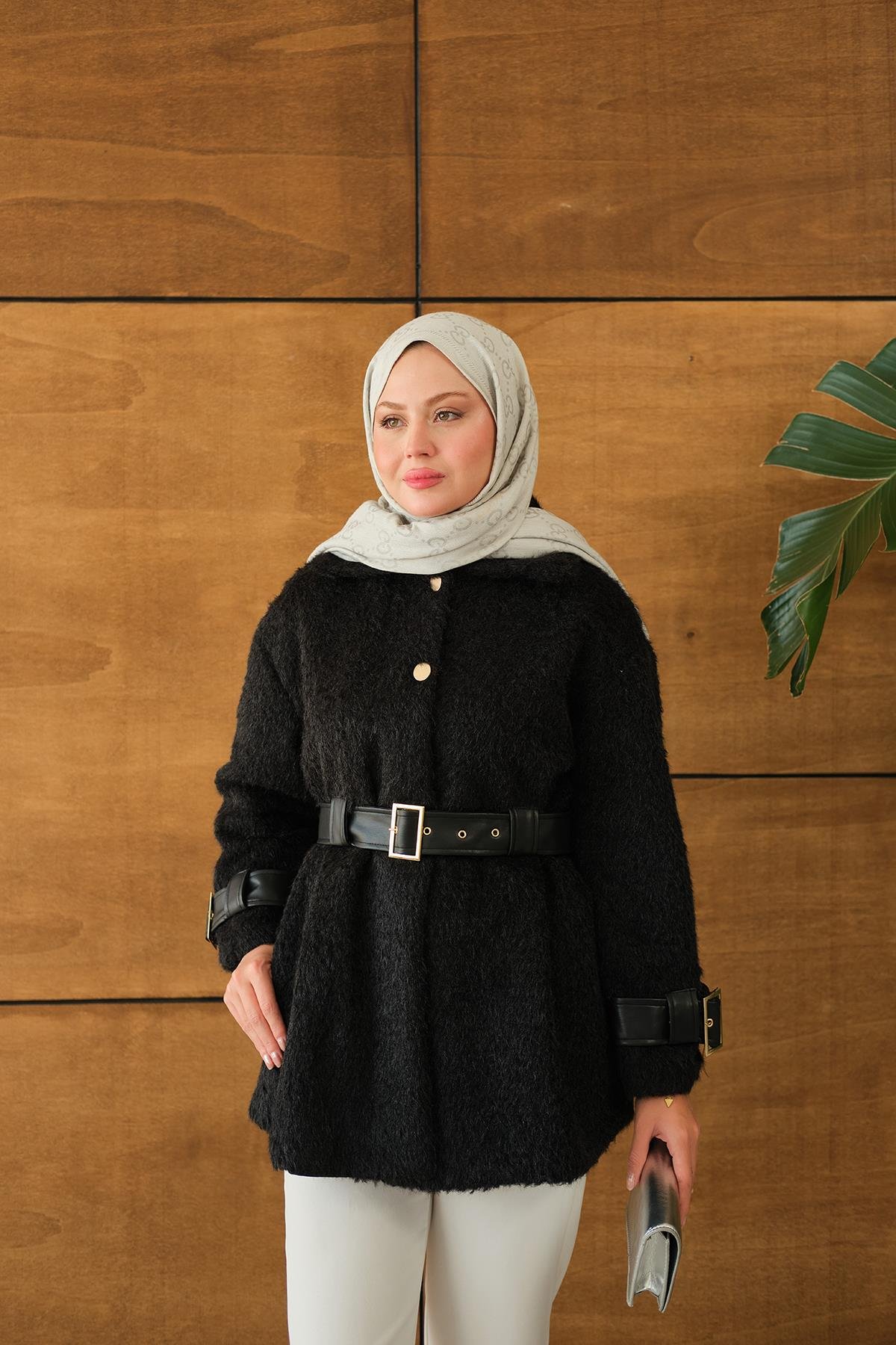 Gold Düğme Detay Kemerli Ceket Siyah