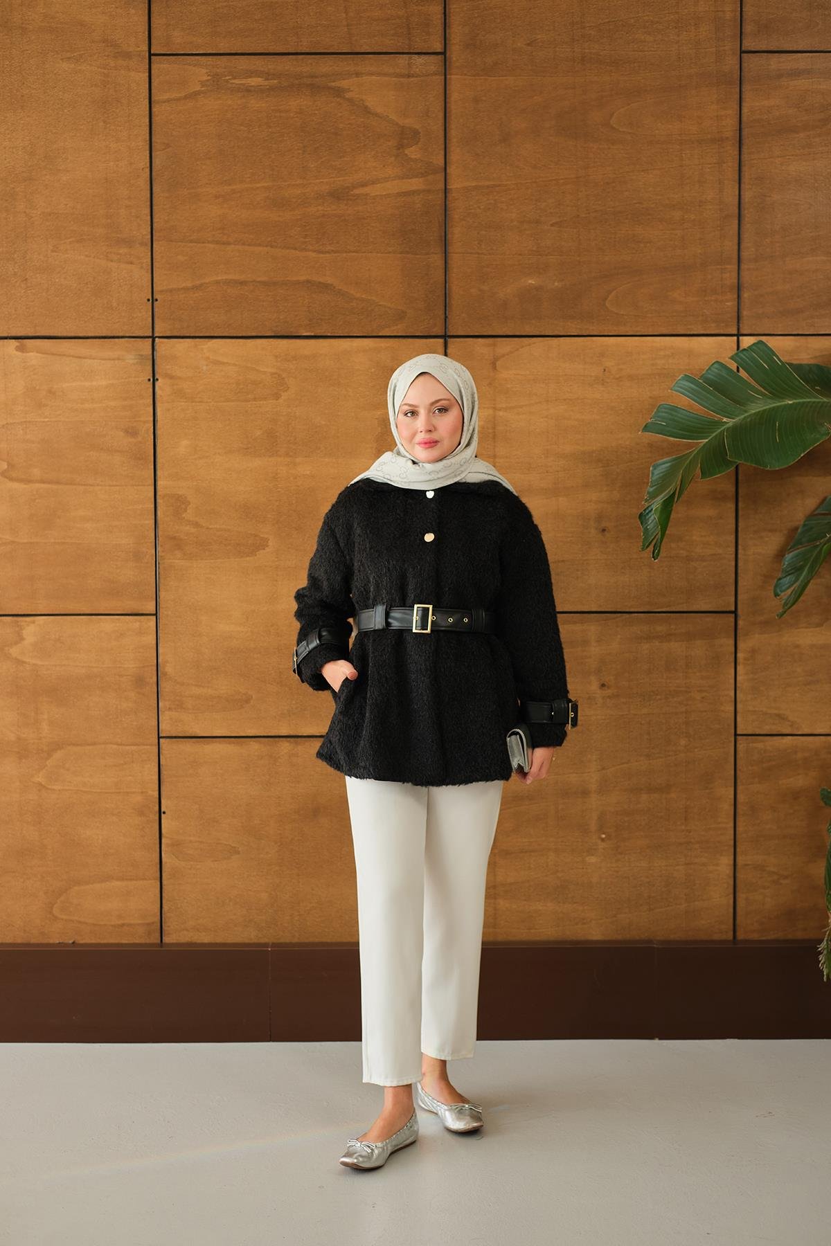 Gold Düğme Detay Kemerli Ceket Siyah