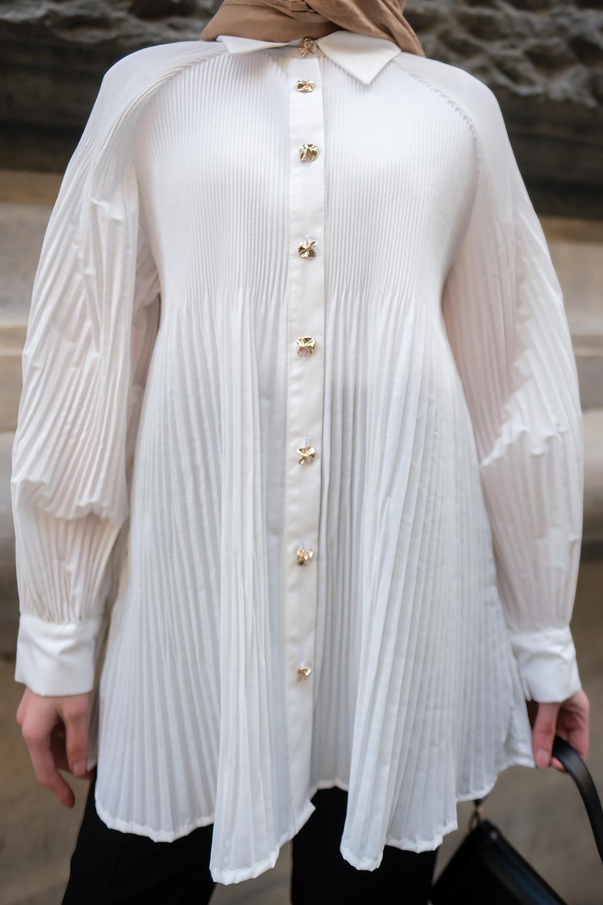 Gold Düğme Ve Piliseli Gömlek Beyaz