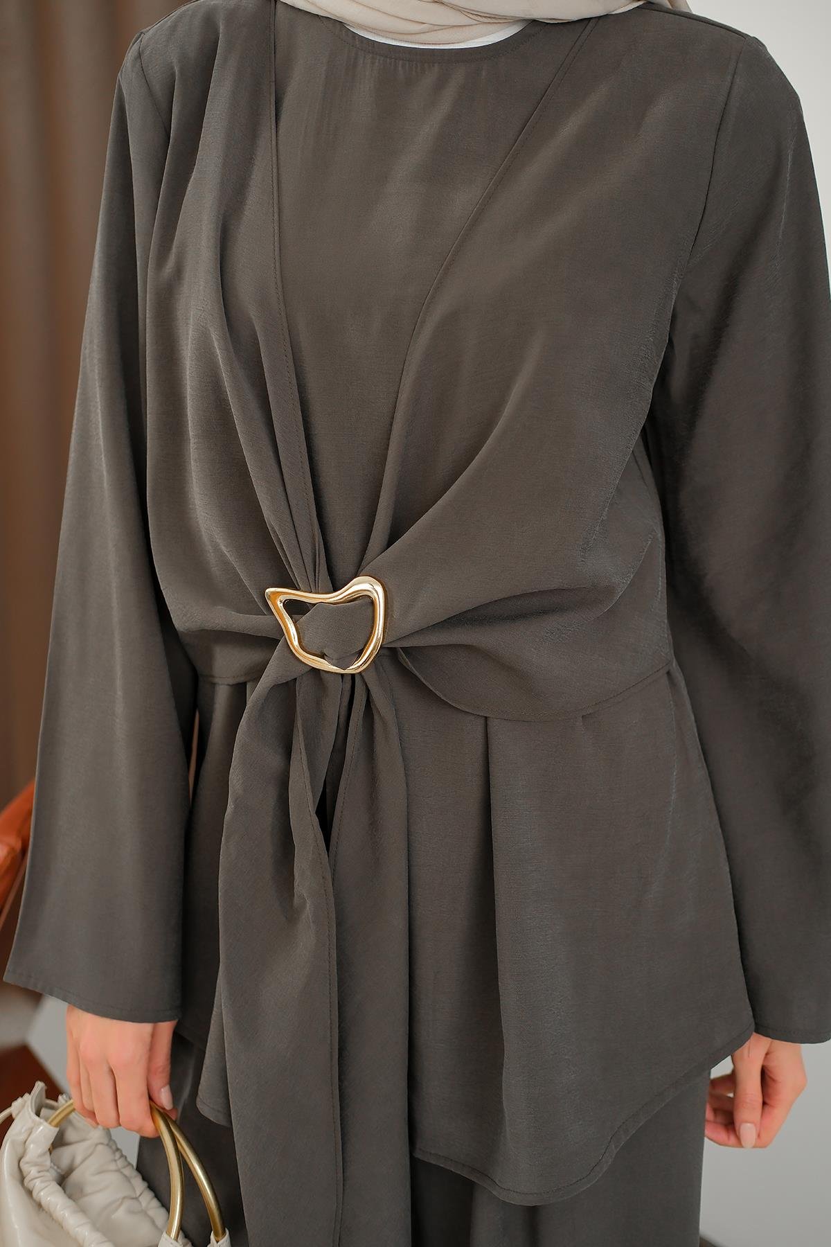 Gold Kemer Detay Takım Gri