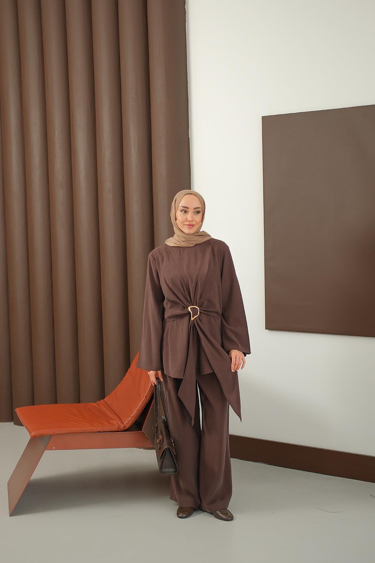 Gold Kemer Detay Takım Kahverengi