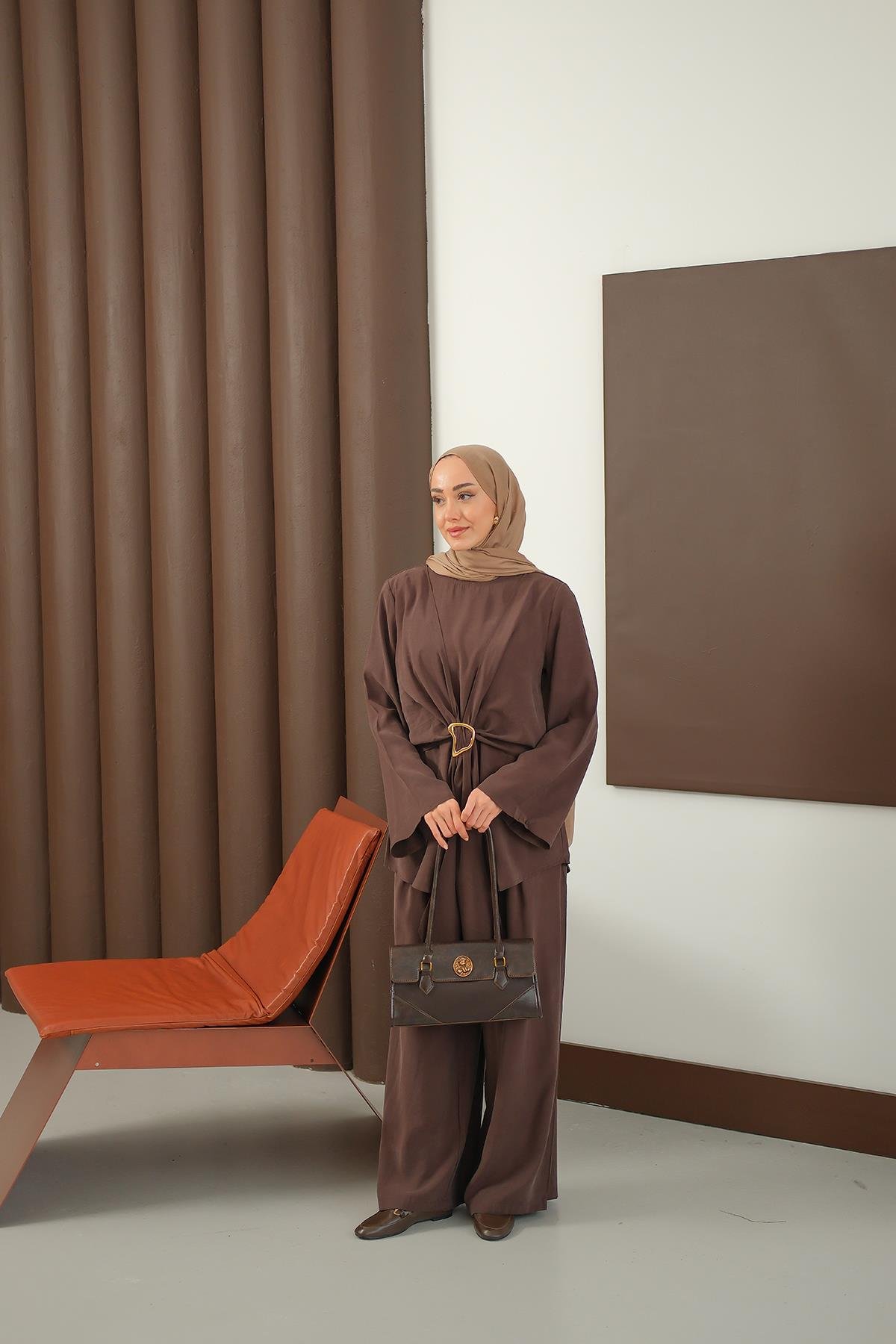 Gold Kemer Detay Takım Kahverengi