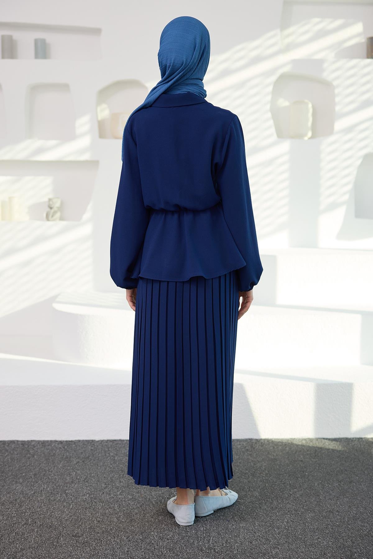 Gömleği Bağlama Detaylı Takım Lacivert