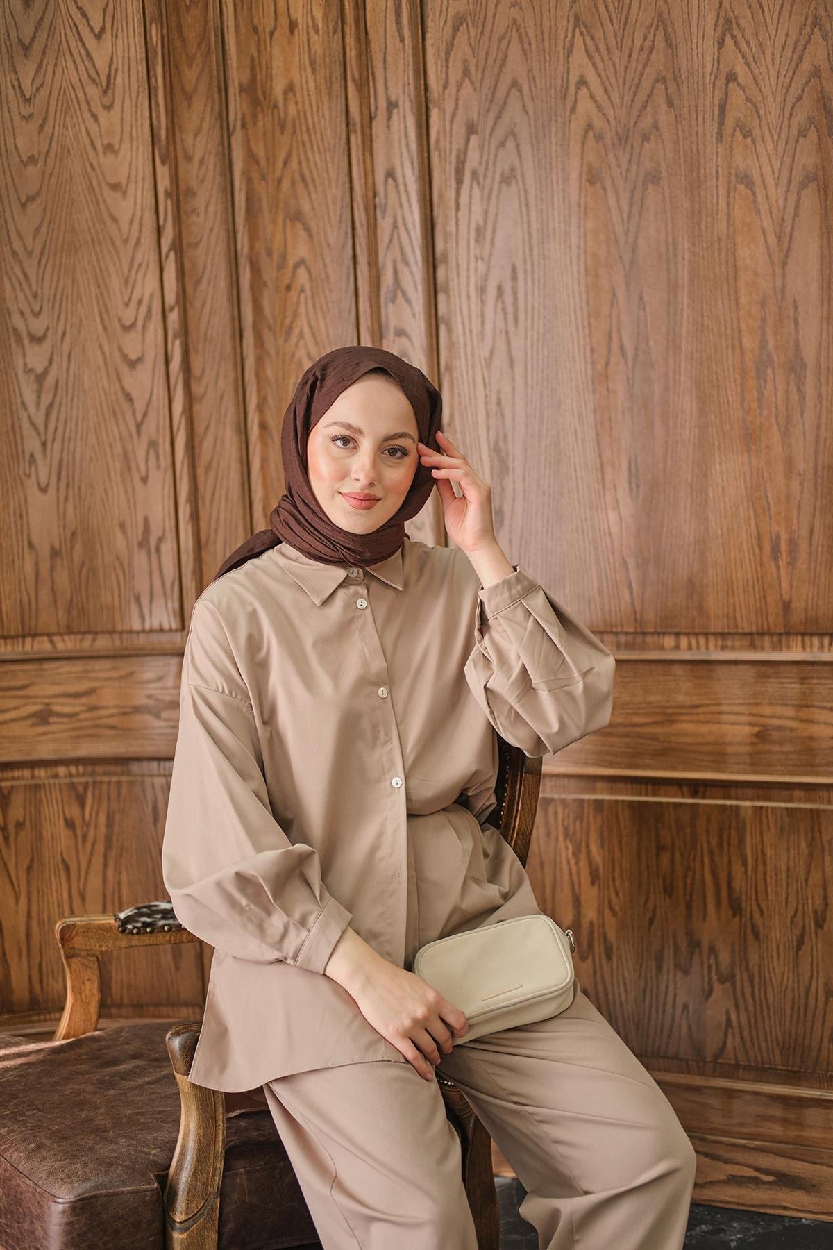 Gömlekli Takım Krem