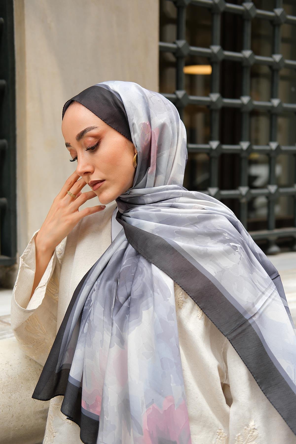 Gül Desen Soft Şal Siyah